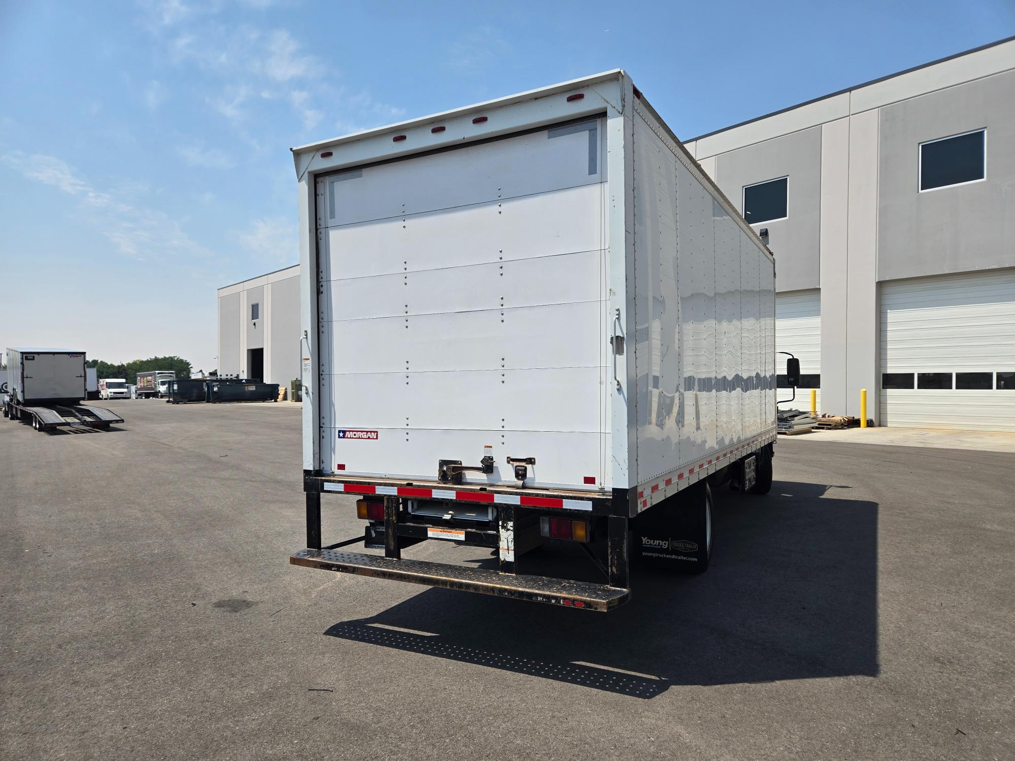 USED 2017 ISUZU NPRXD 20' BOX TRUCK