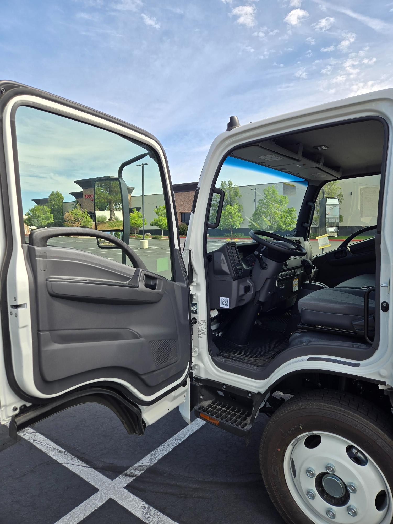 New 2027 Isuzu NRR Diesel 16' Box Truck