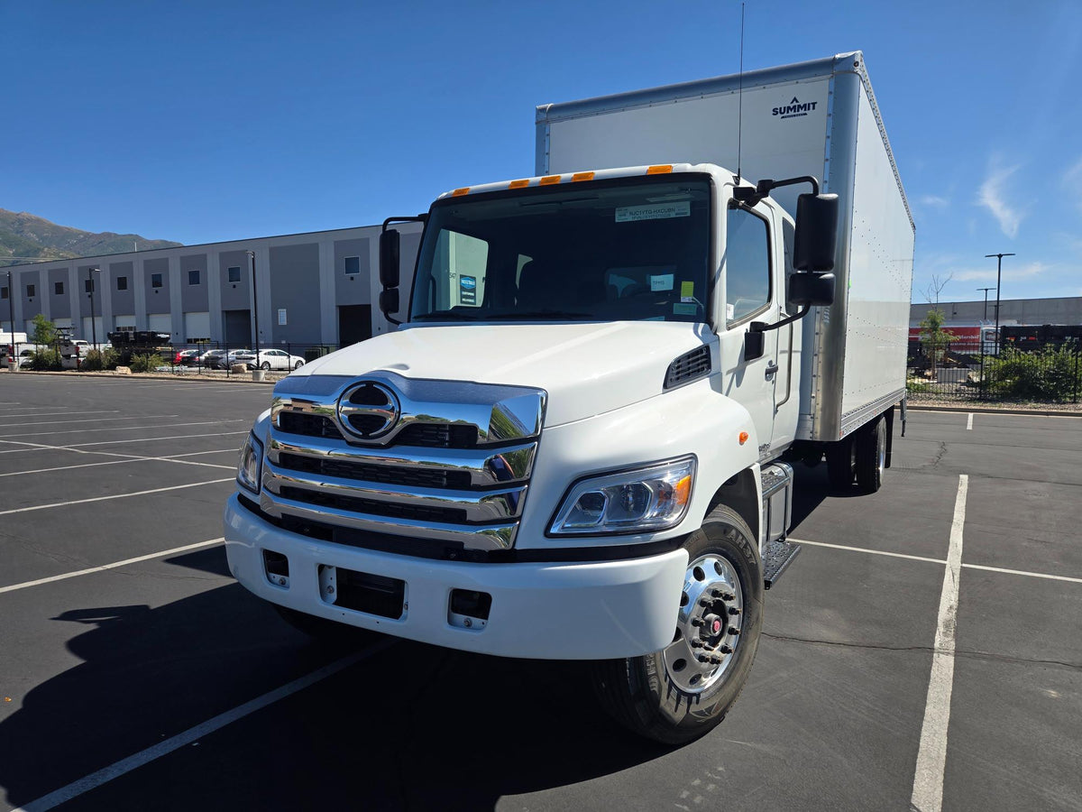 2026 Hino L6 Extended Cab 26' Box Truck with Liftgate