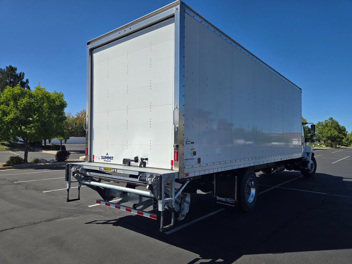 2026 Hino L6 Extended Cab 26' Box Truck with Liftgate