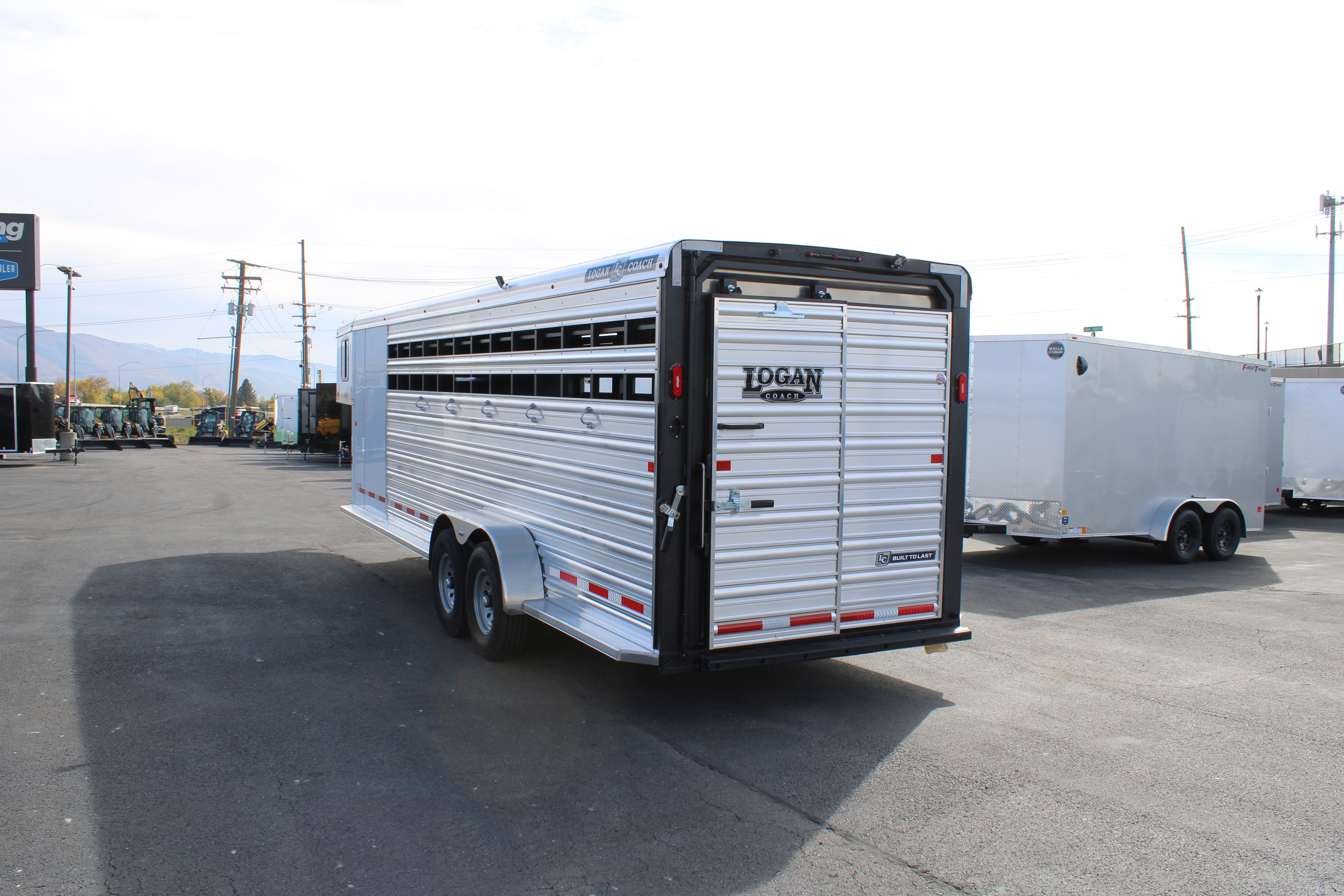 Logan Coach 24' Bullseye Trailer