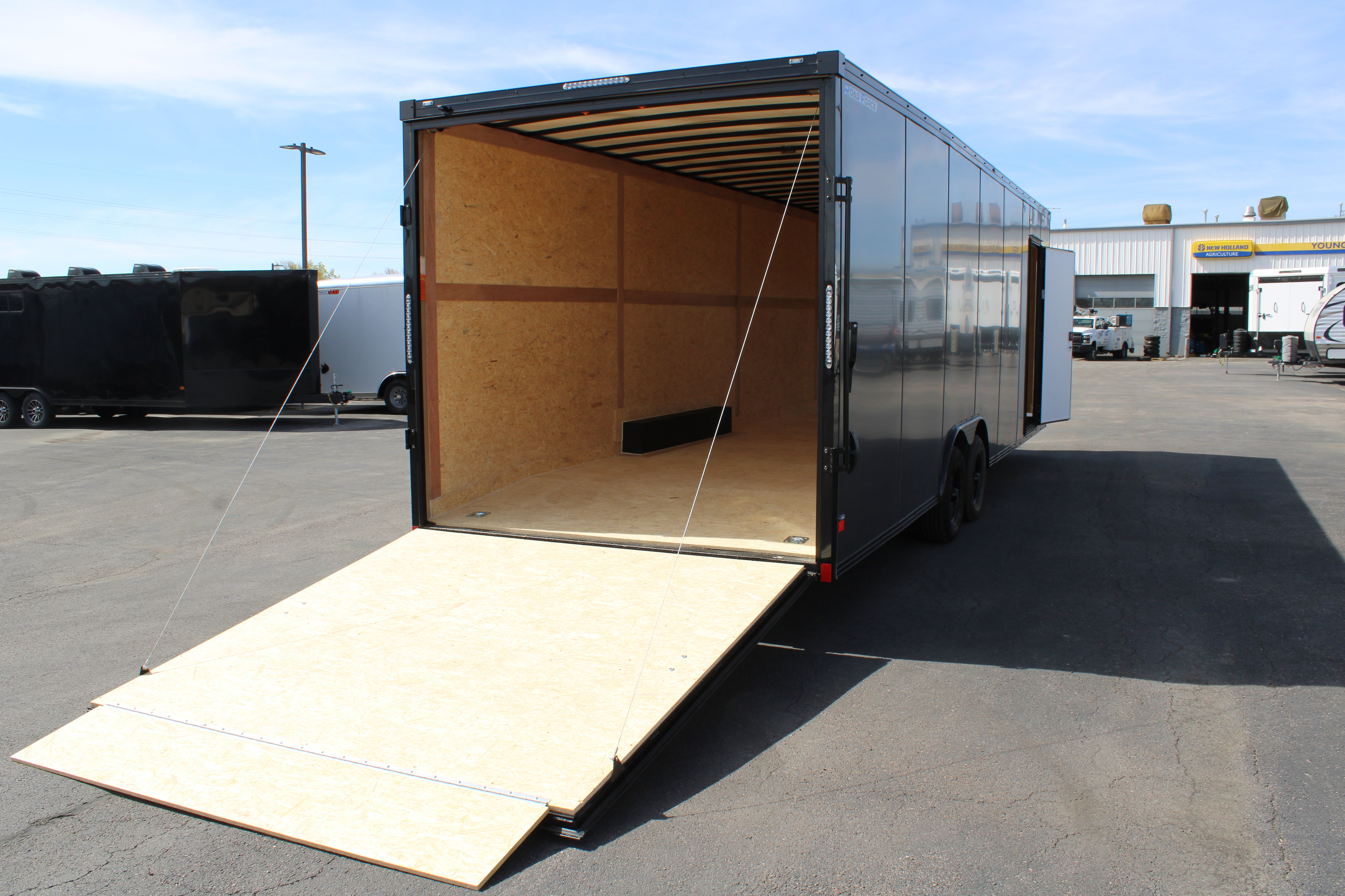 Wells Cargo 28' Road Force