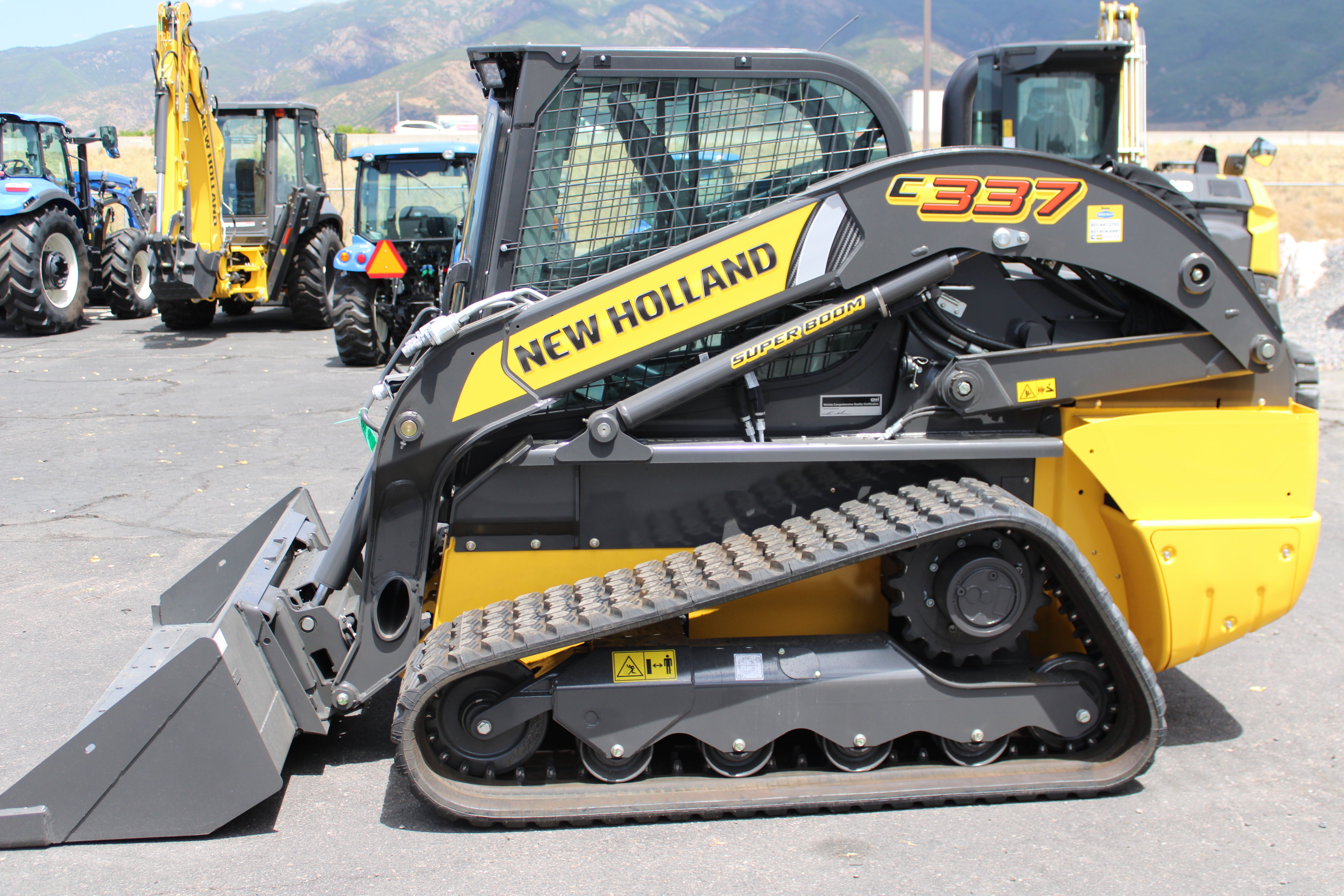 New Holland C337 Skidsteer
