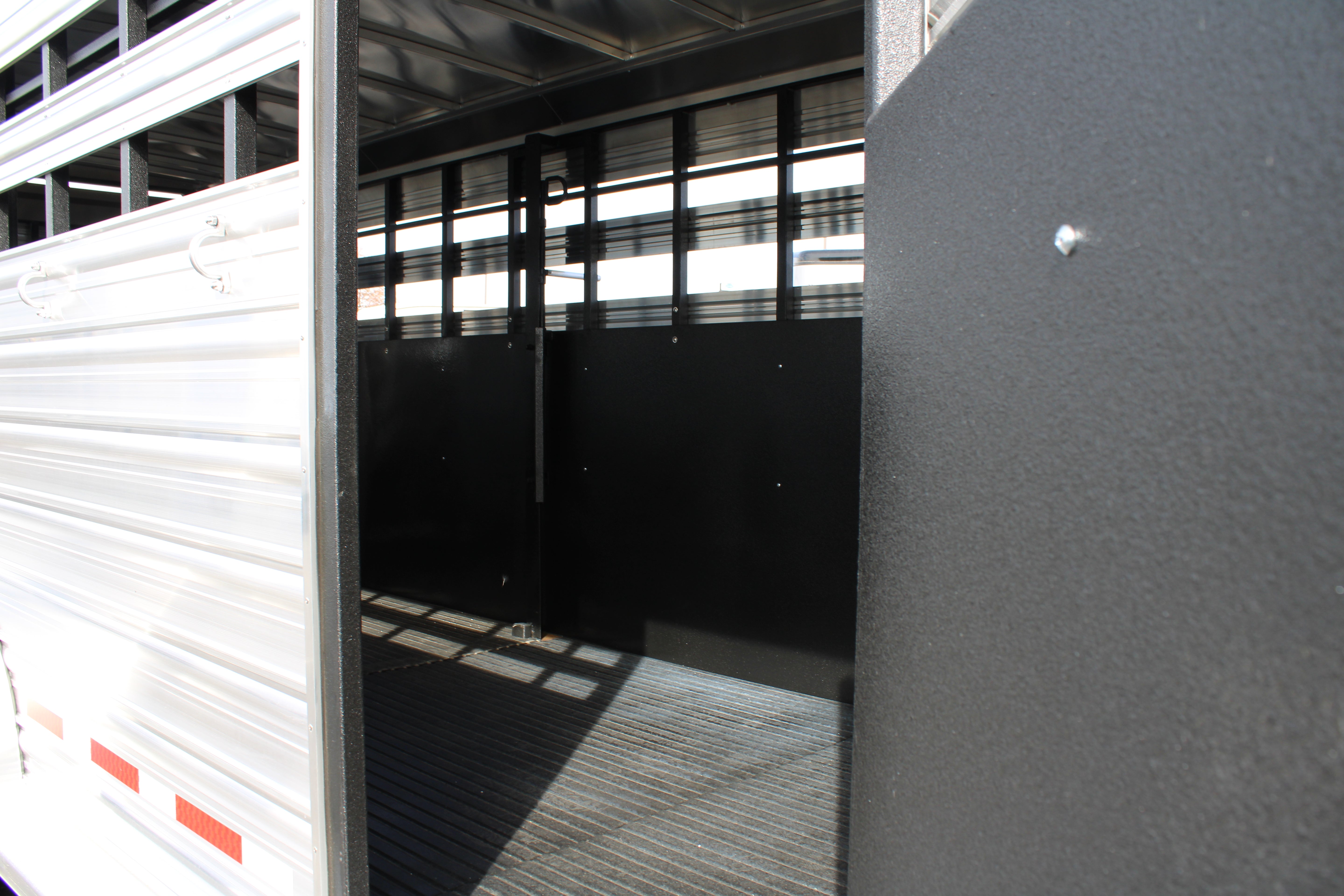 Logan Coach 24' Bullseye Trailer