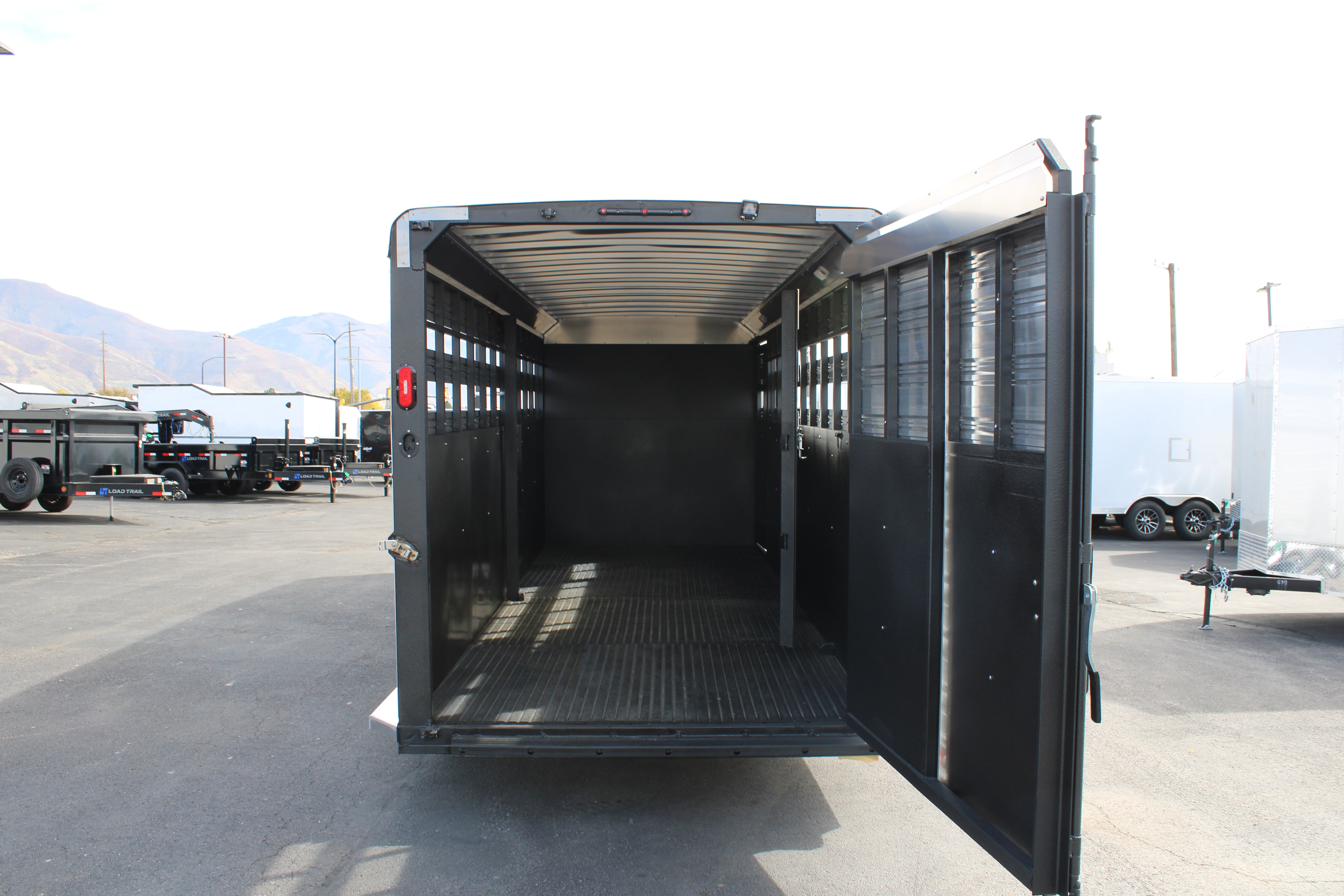 Logan Coach 24' Bullseye Trailer