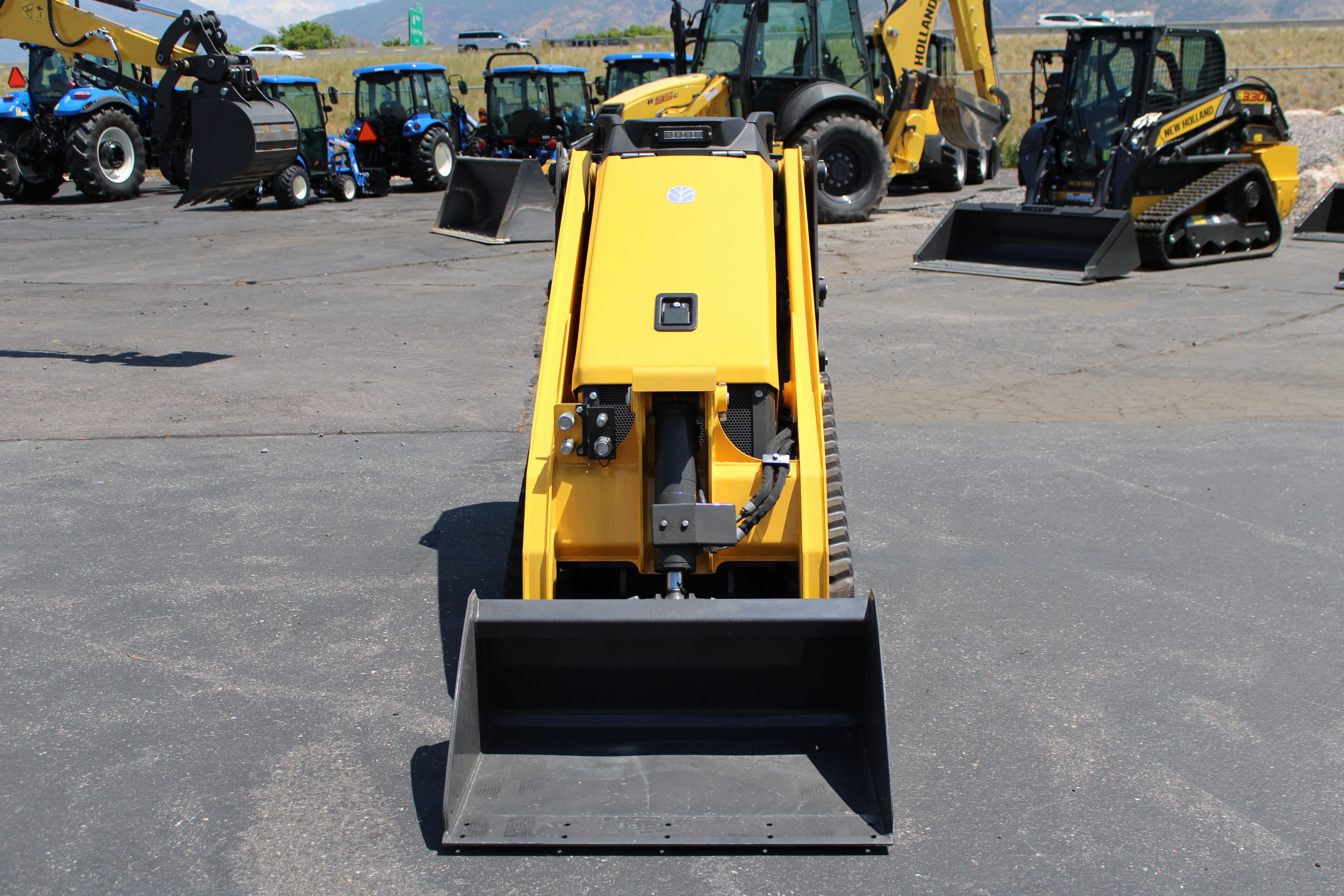 New Holland C314 Mini Skidsteer