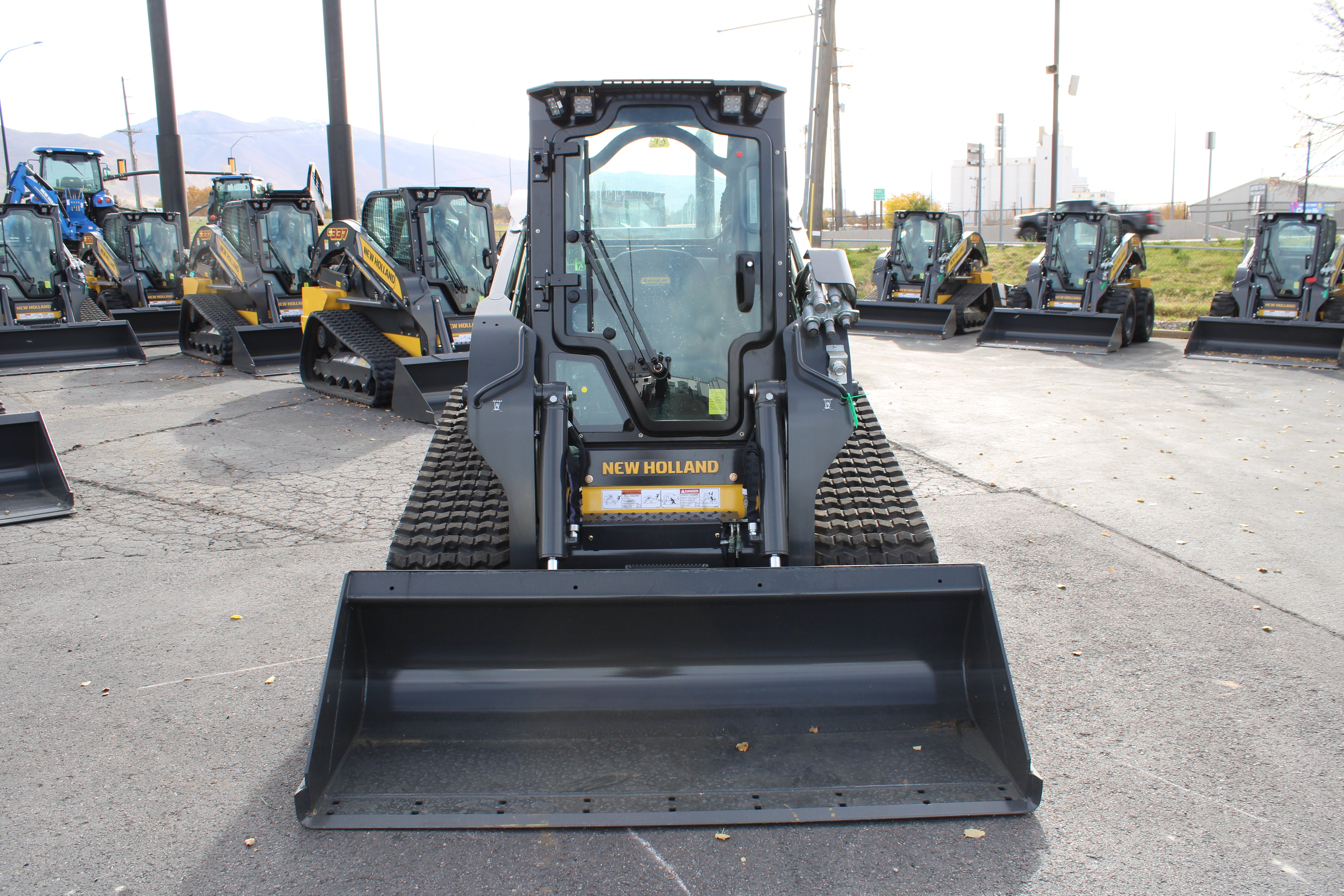 New Holland C337 Skidsteer