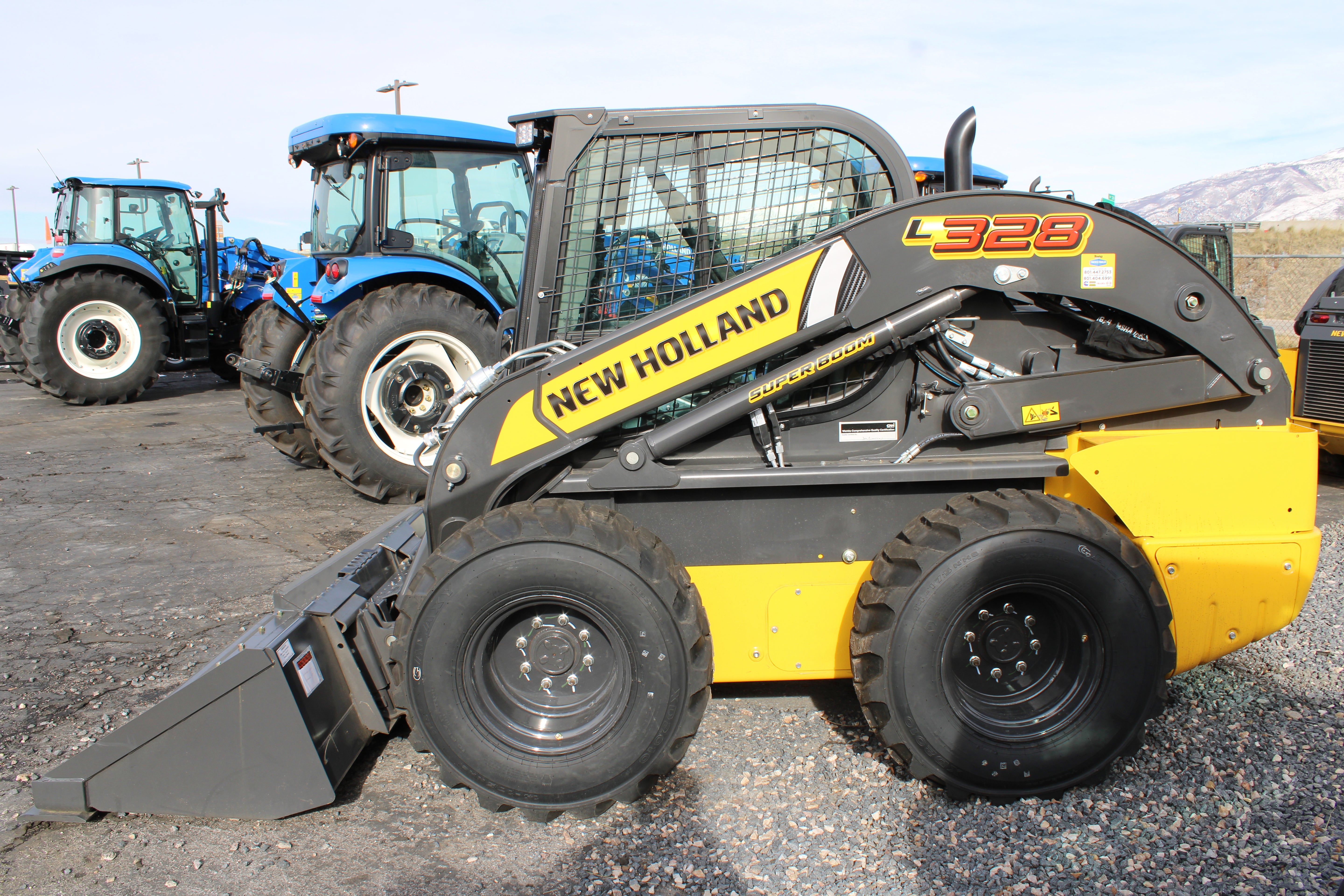 New Holland L328 Skidsteer