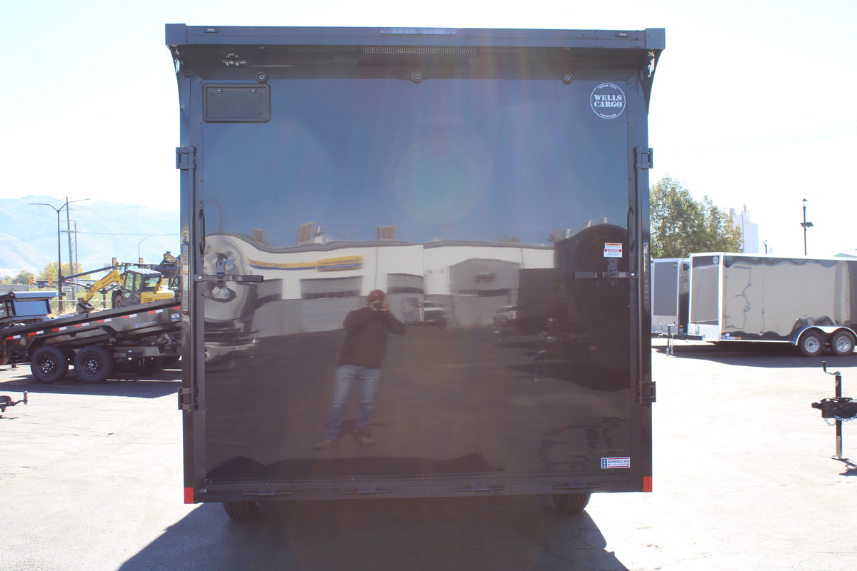 WELLS CARGO 22' PHANTOM PKG WITH SPOILER