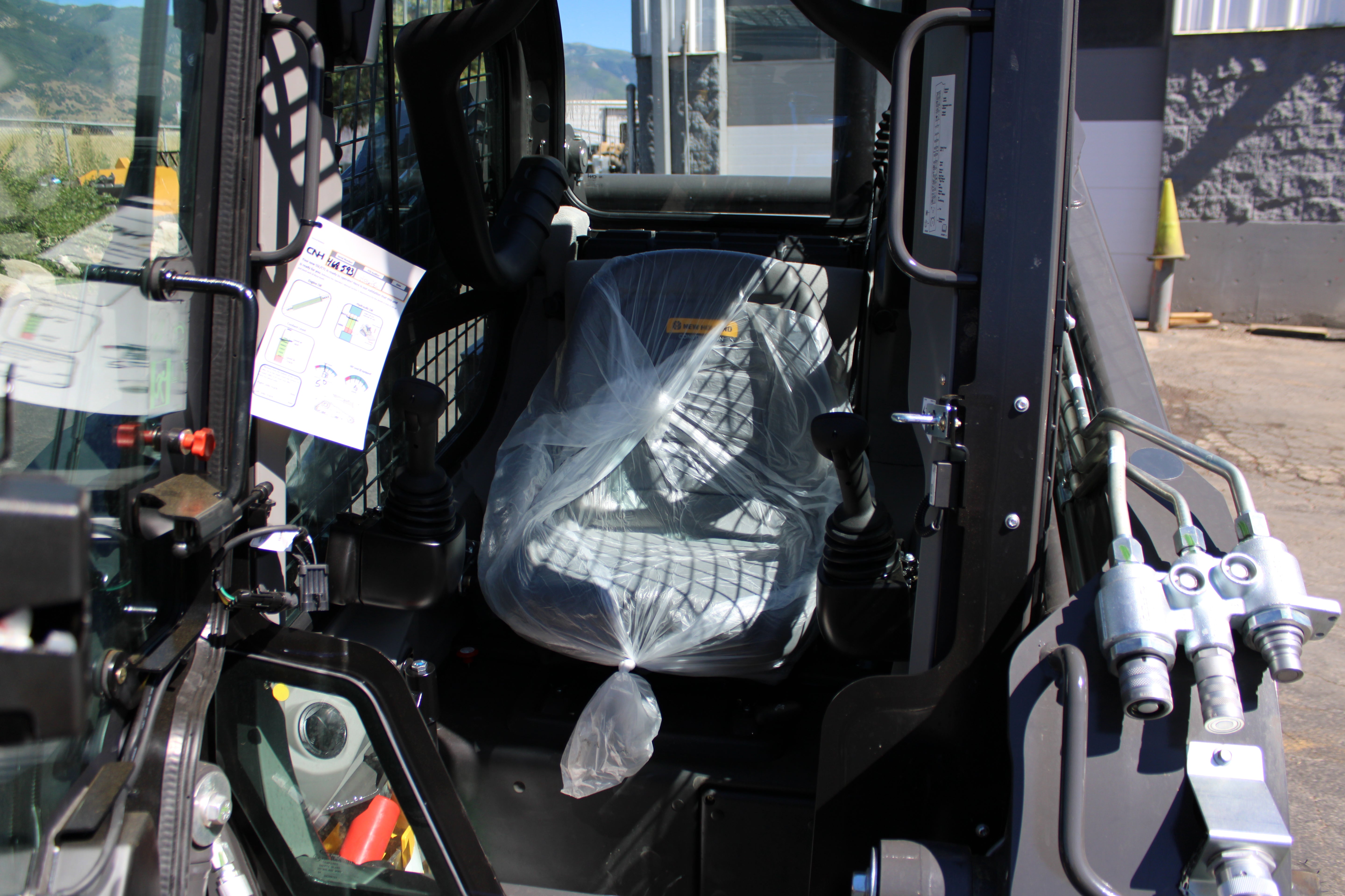 New Holland L328 Skidsteer