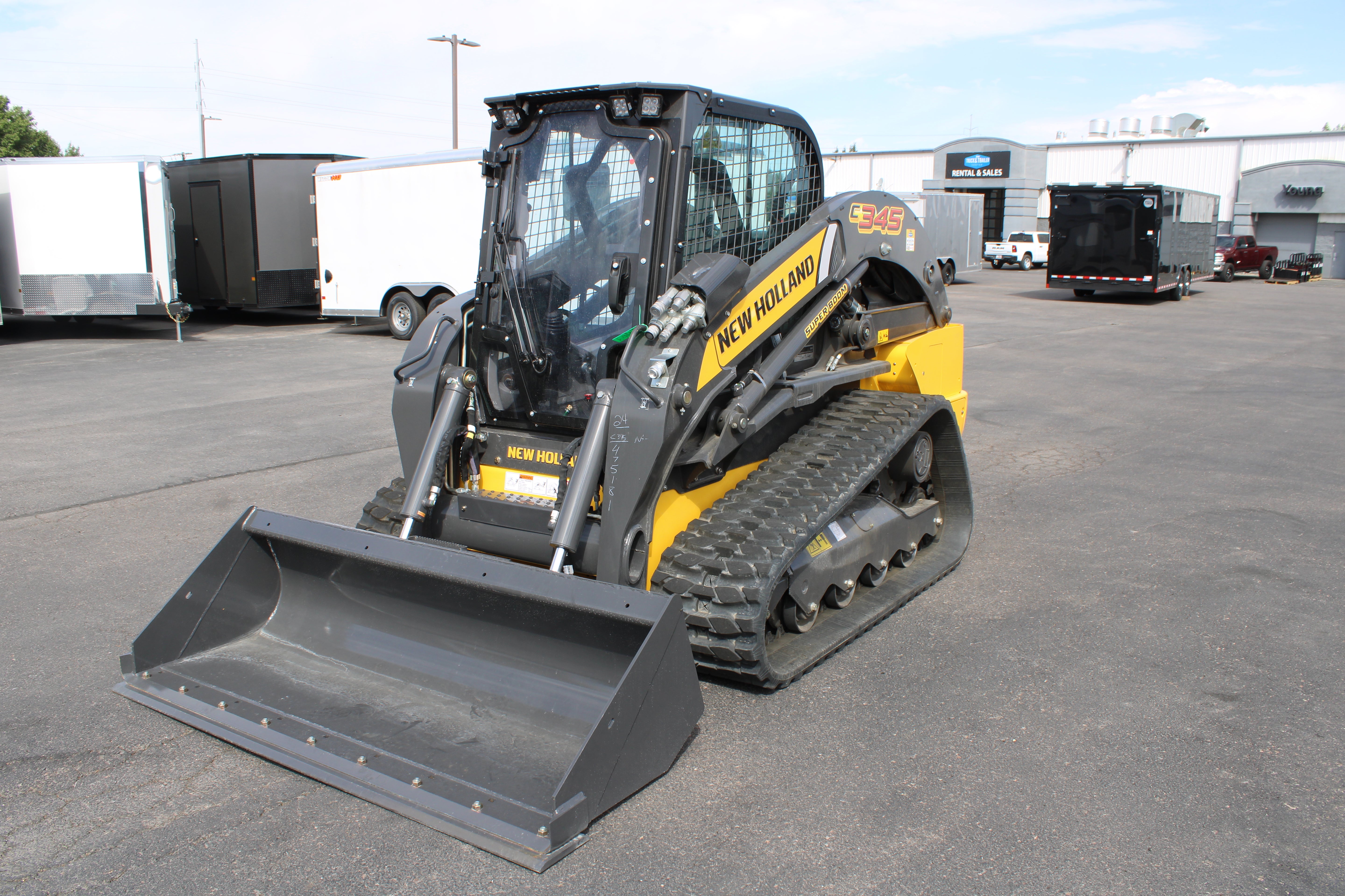 New Holland Skidsteer C345