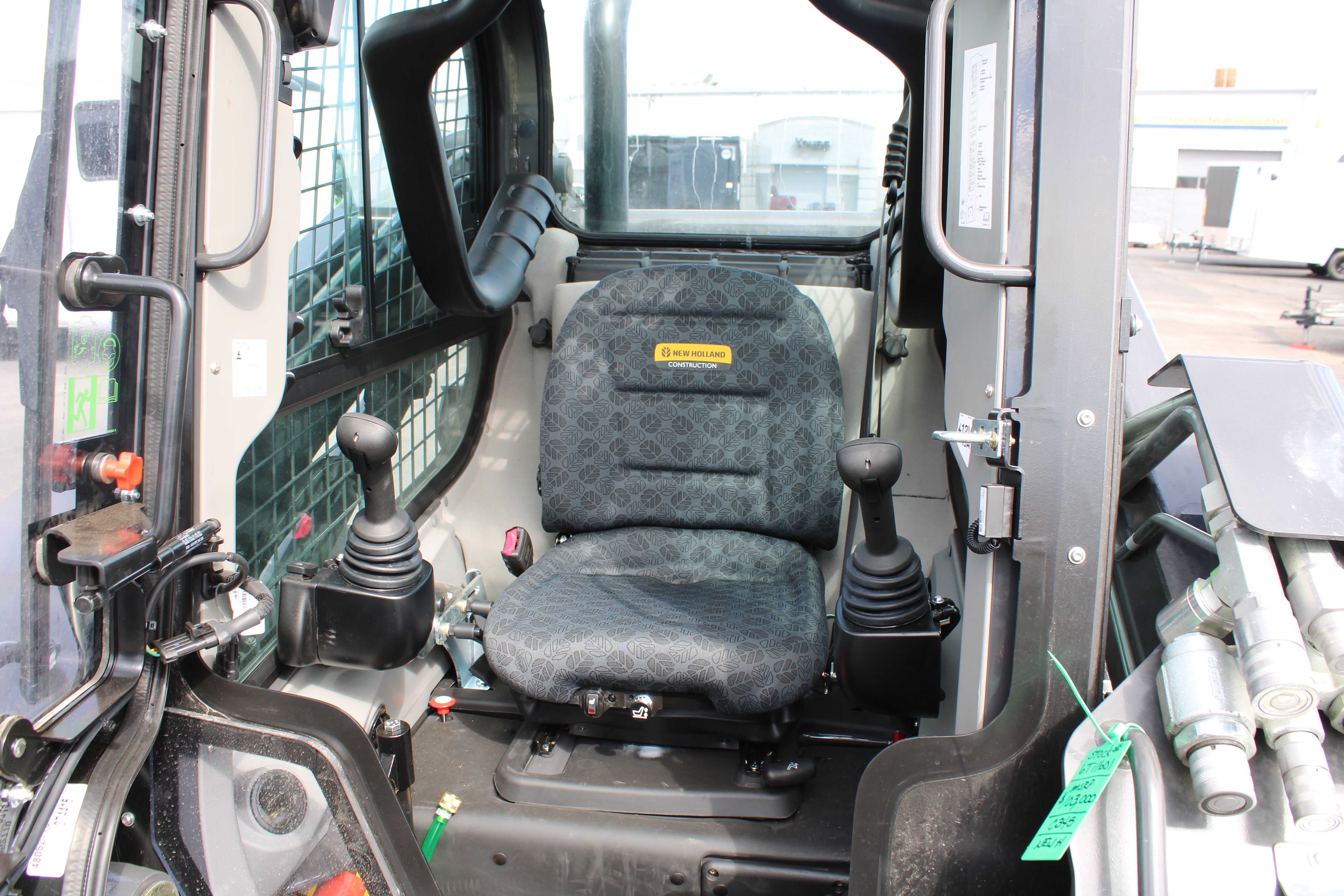 New Holland Skidsteer C345