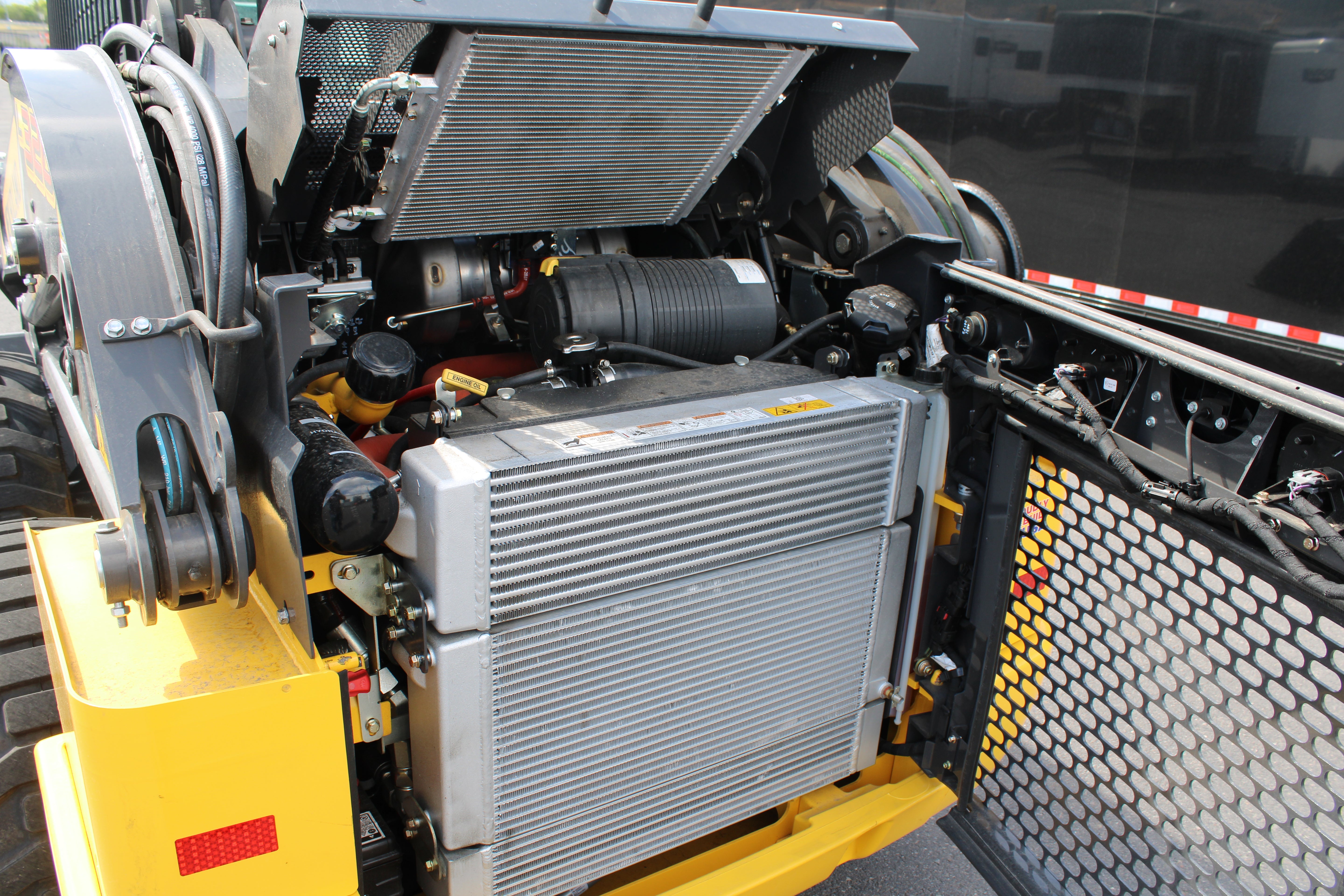 New Holland Skidsteer L320