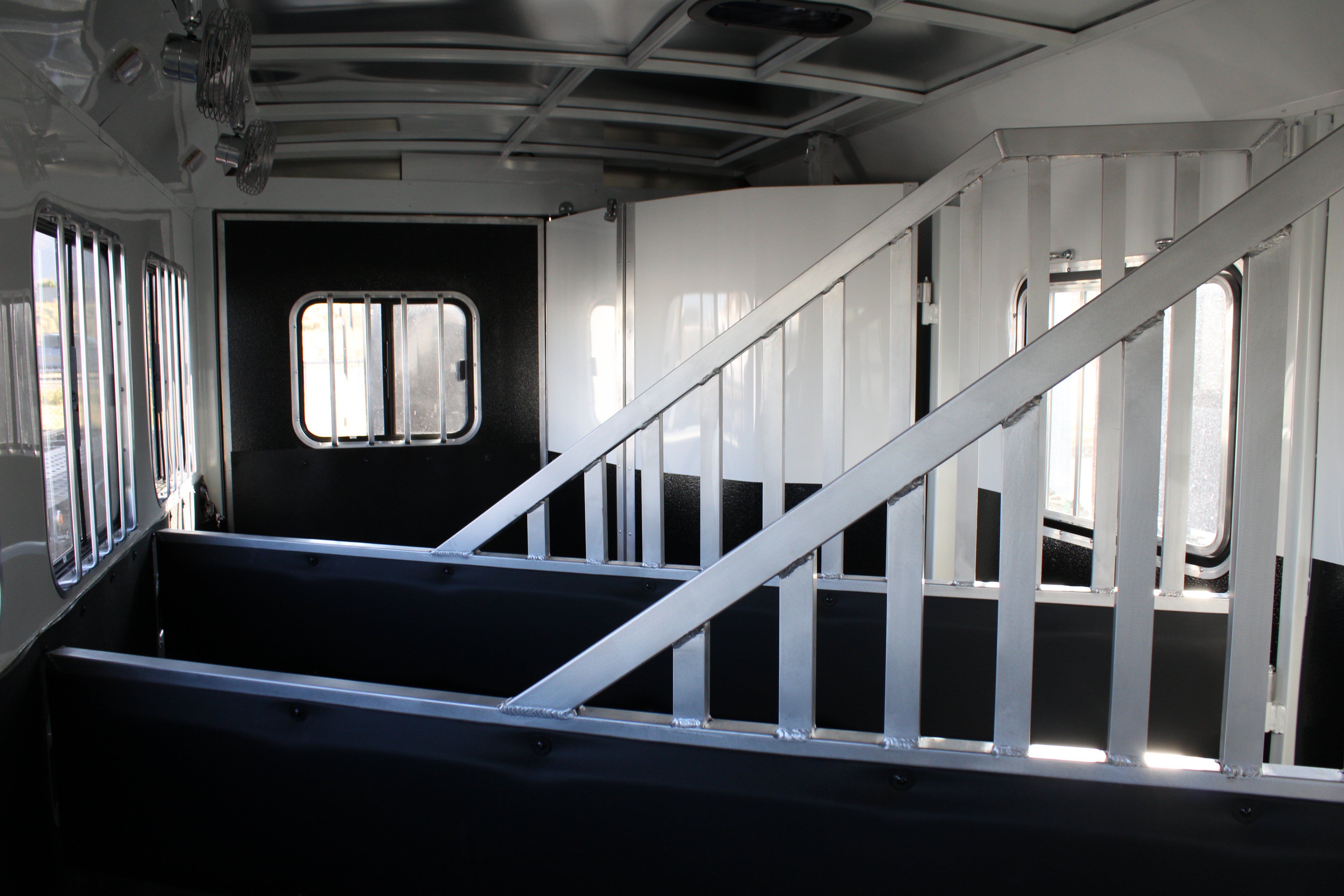 Bison Ranger 7411.S Horse Trailer w/Living Quarters