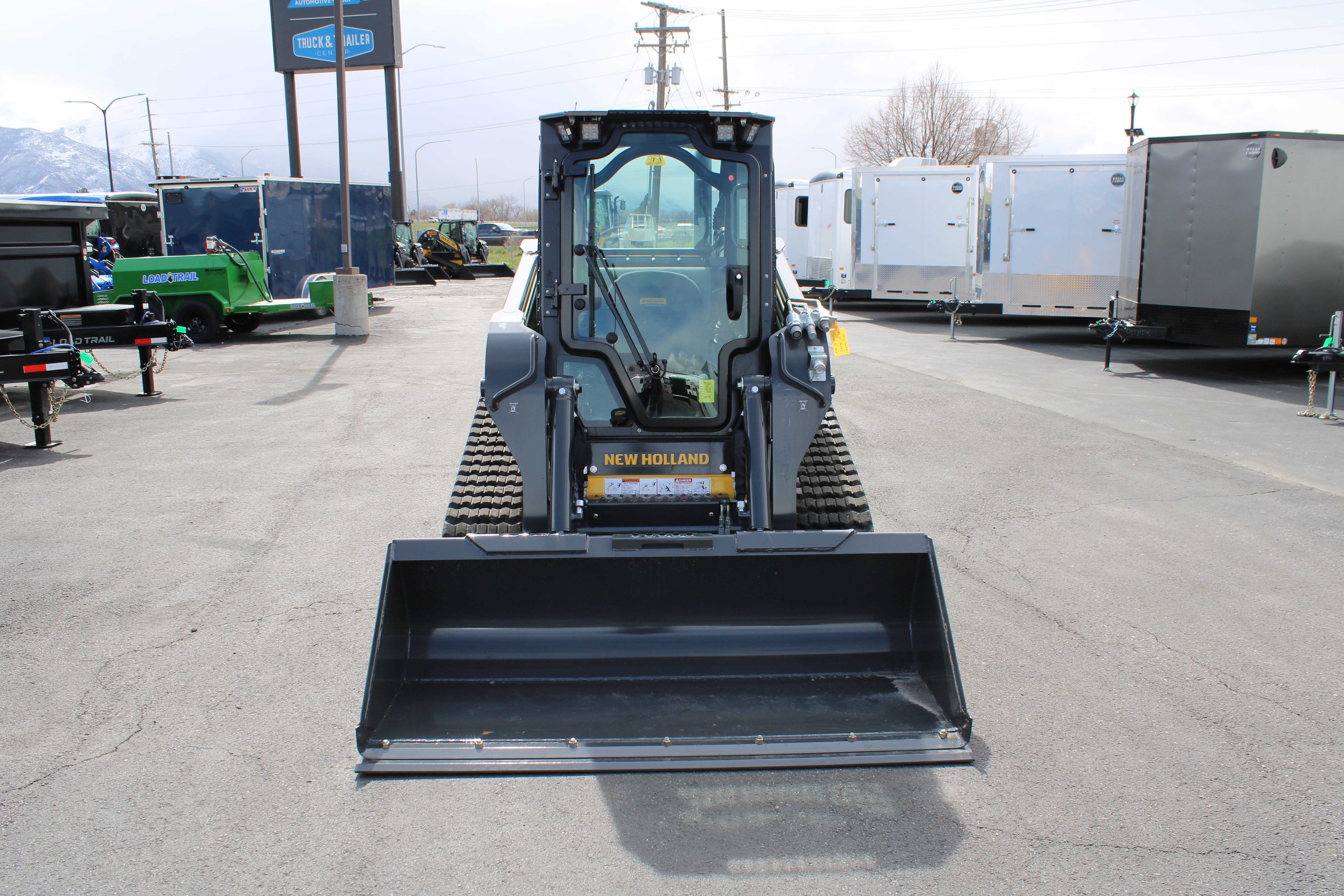 New Holland C330 Trackload Skidsteer