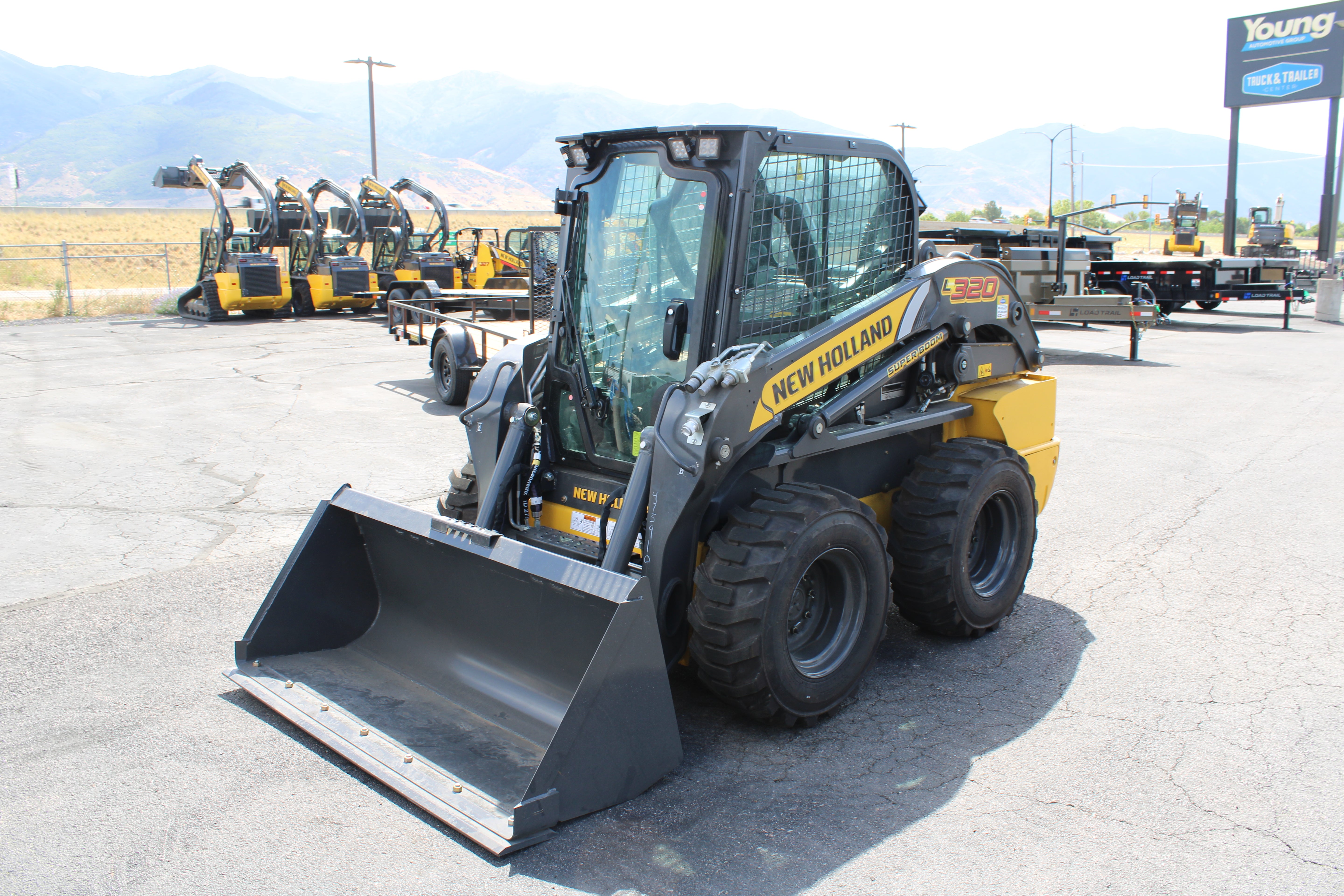 New Holland L320