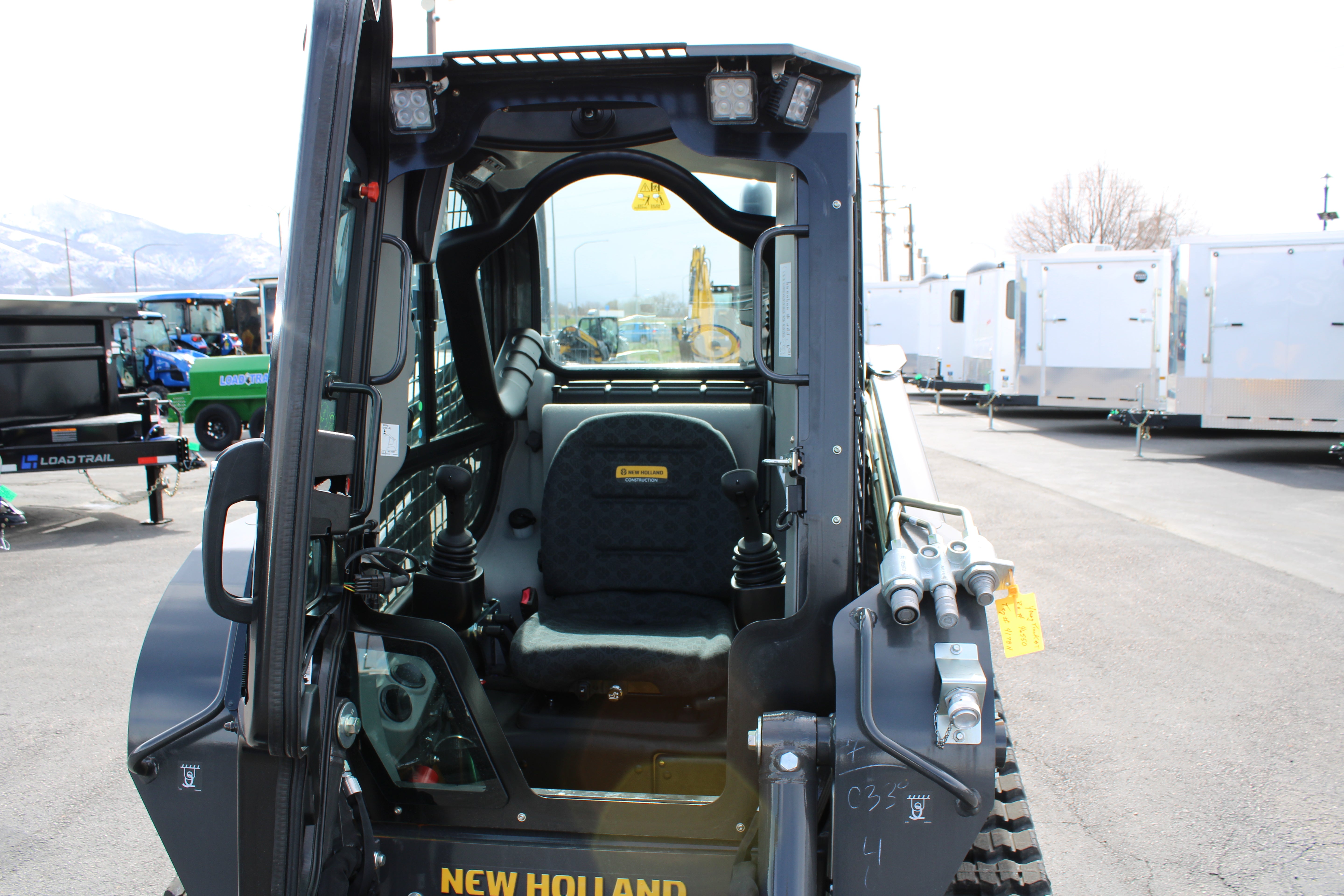 New Holland C330 Trackload Skidsteer