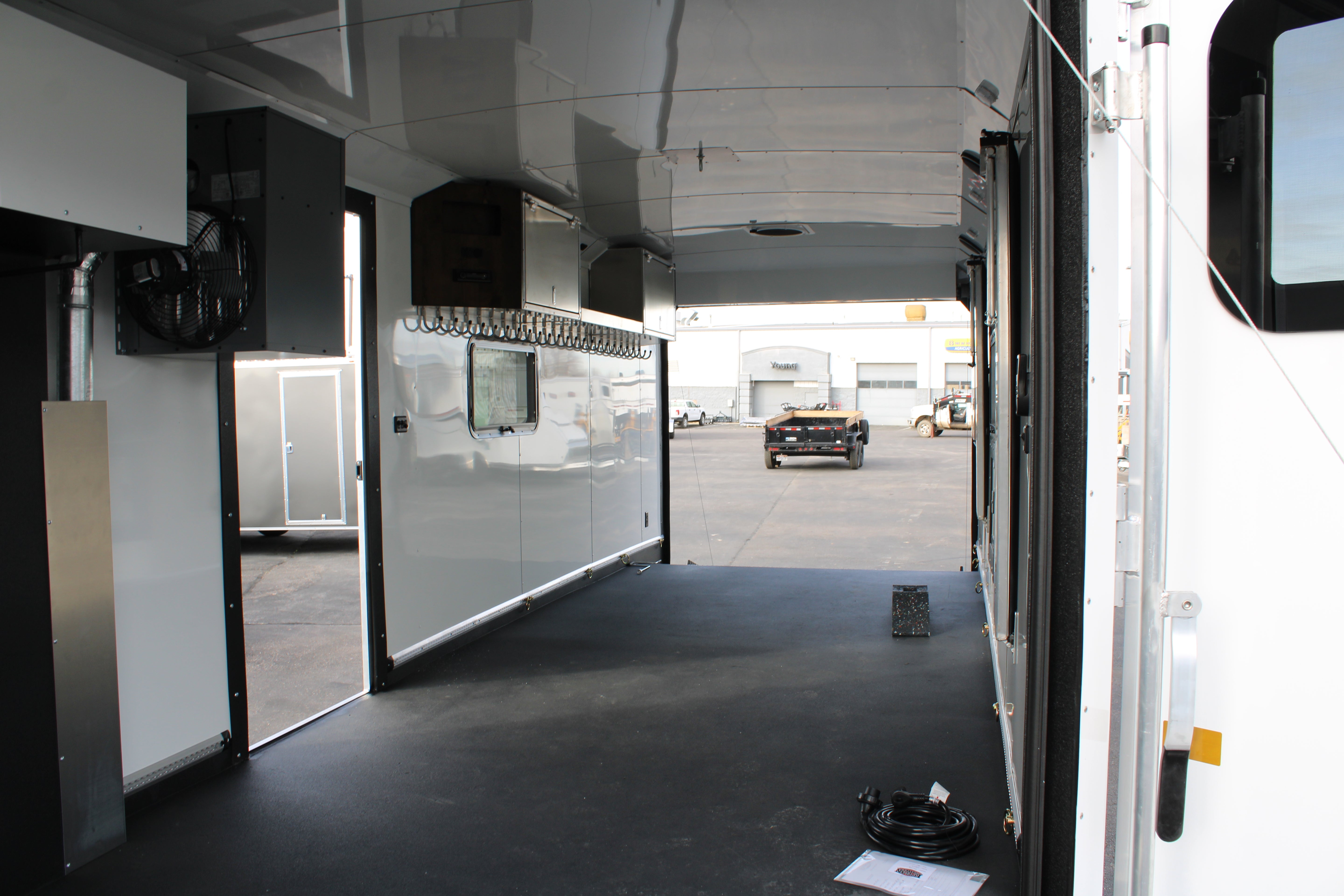 Logan Coach 29' HP Trailer