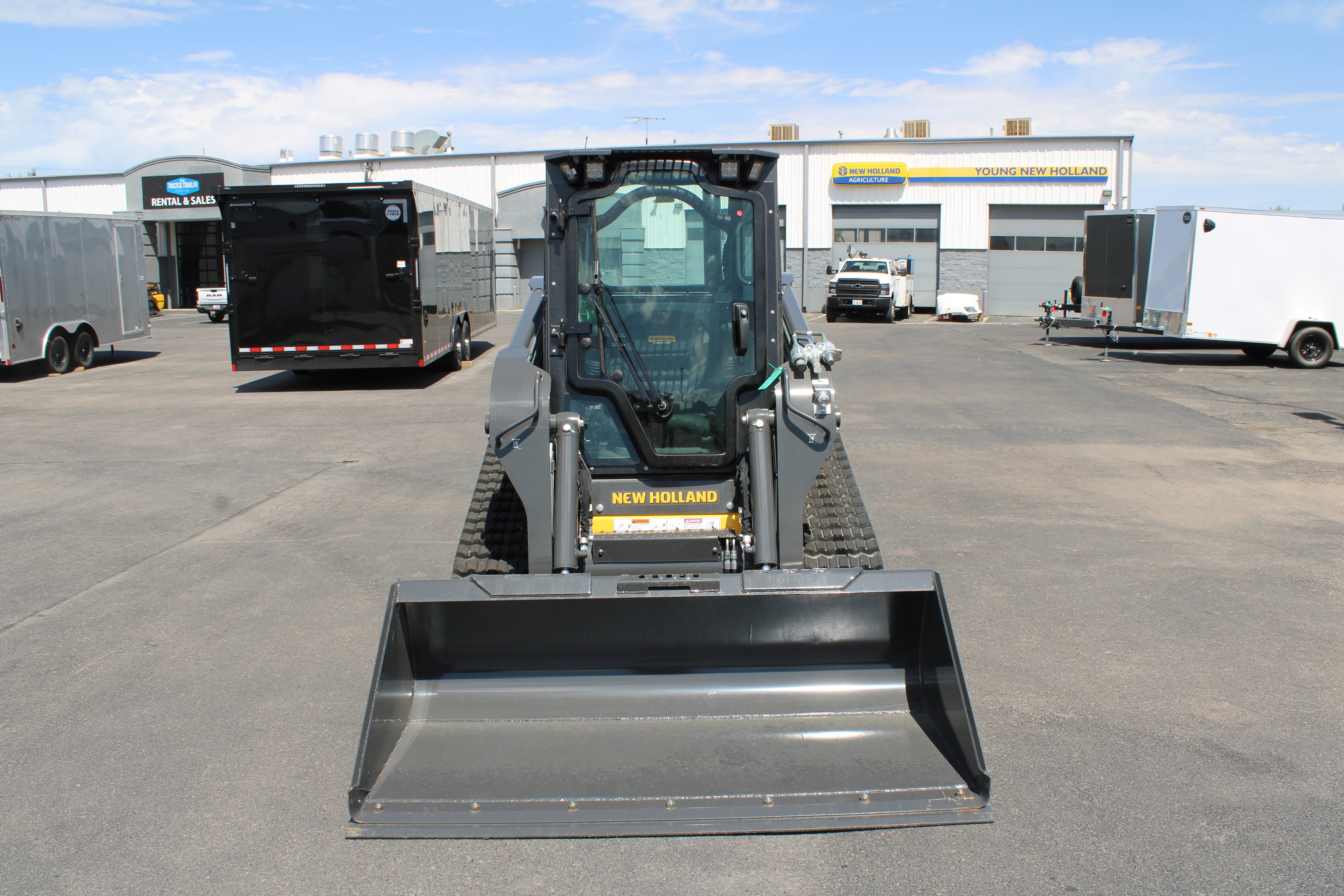 New Holland C330 Skidsteer