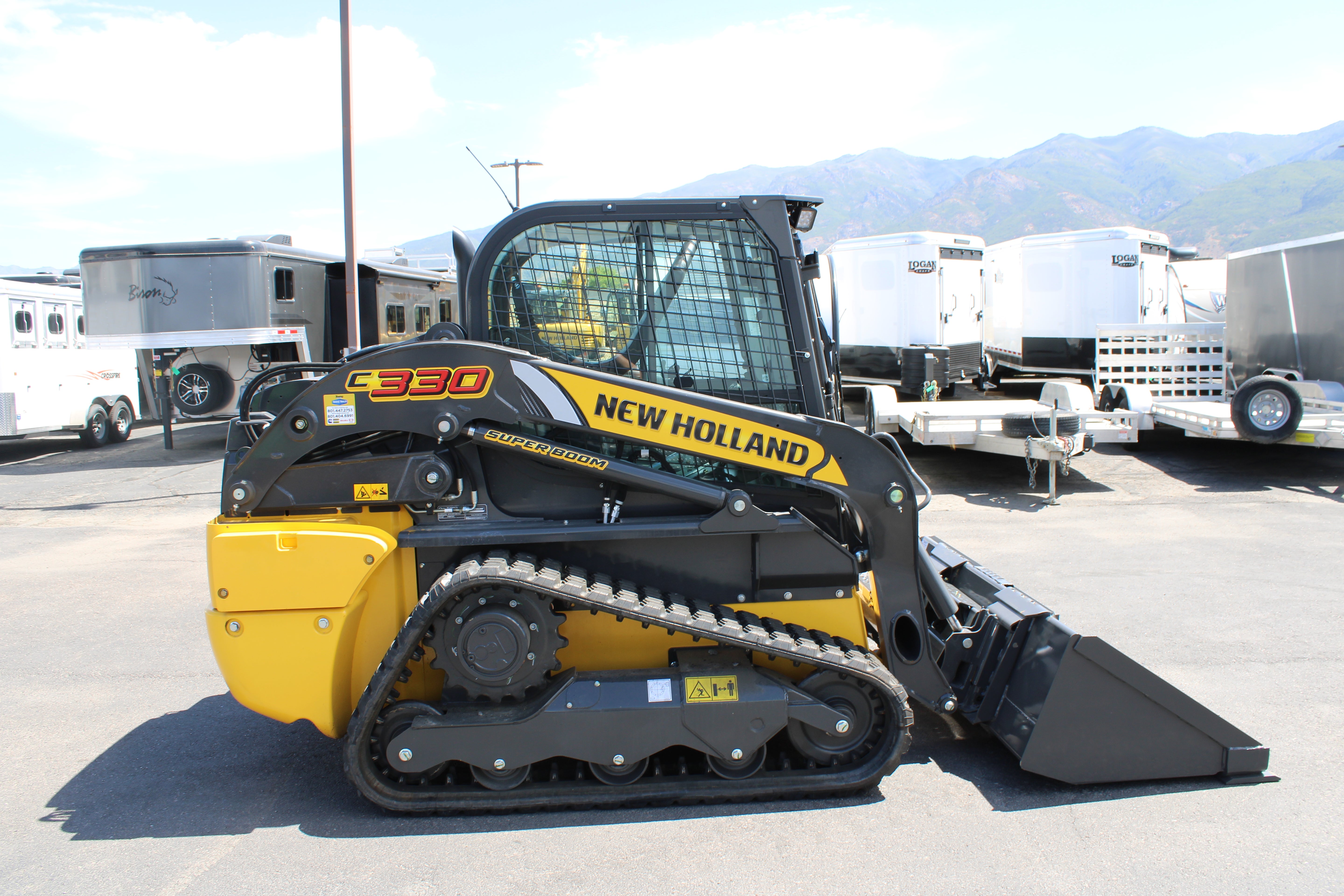 New Holland C330 Skidsteer