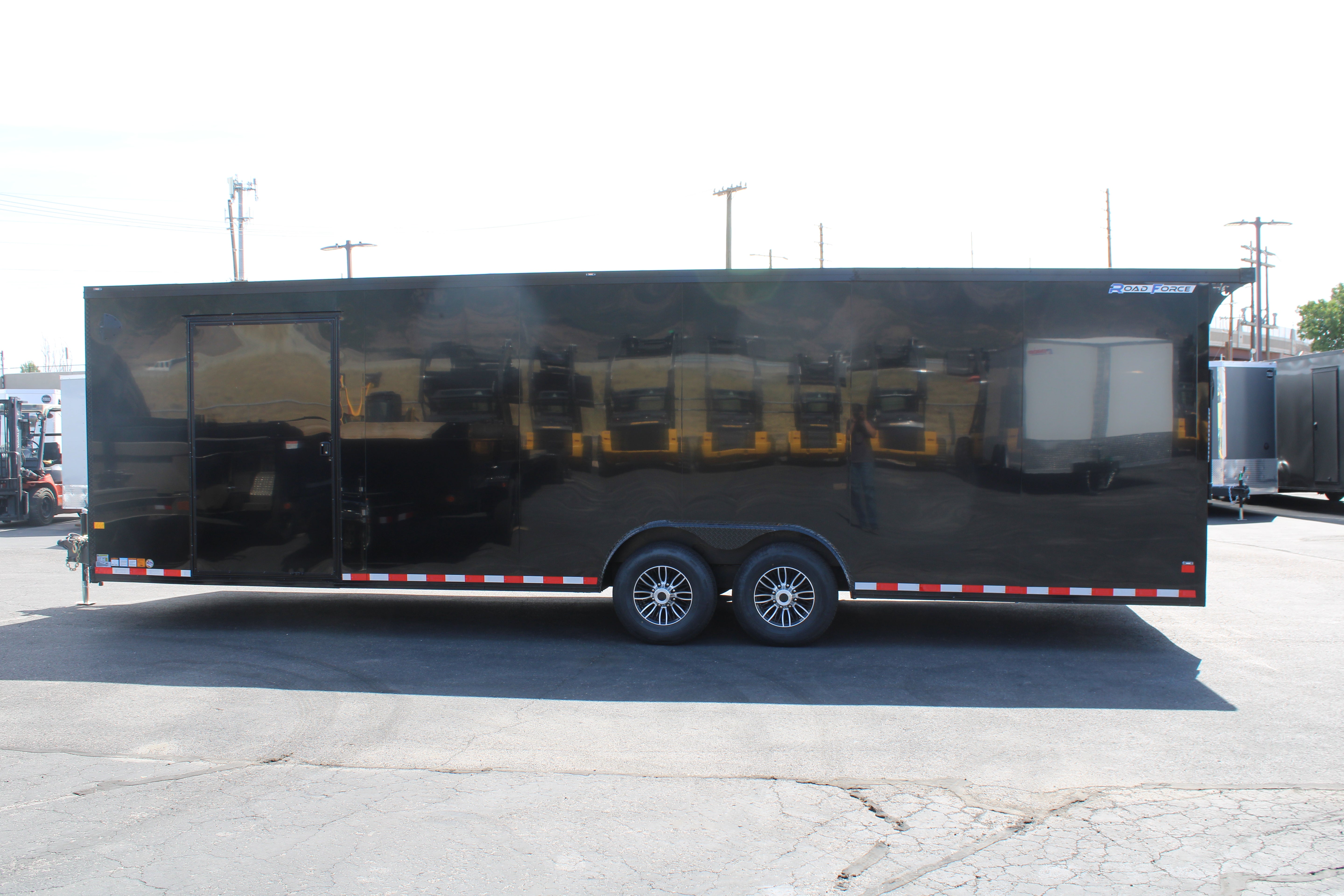 Wells Cargo Roadforce 28'
