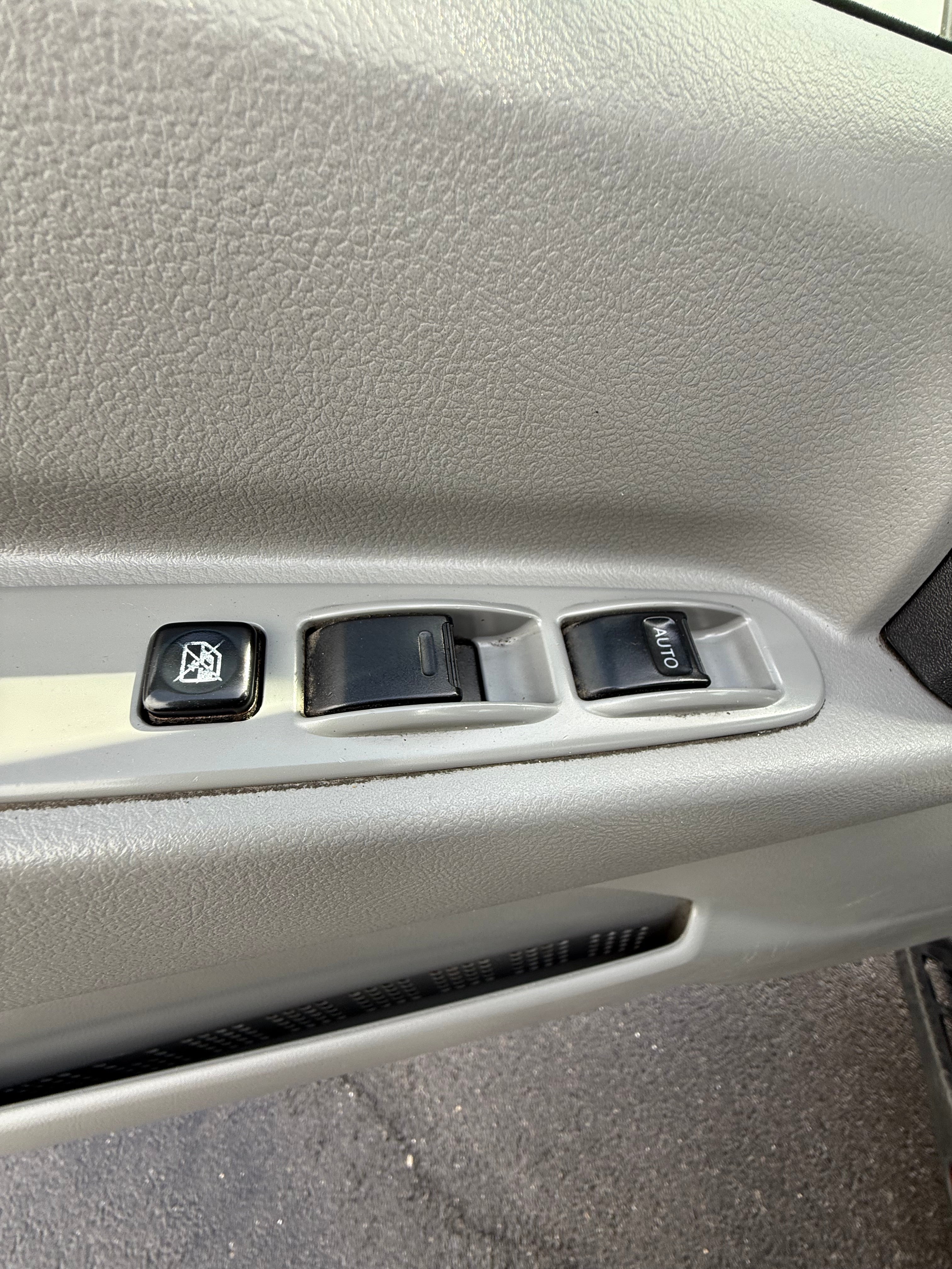 2020 Hino 195 22' Folding Sides Flatbed