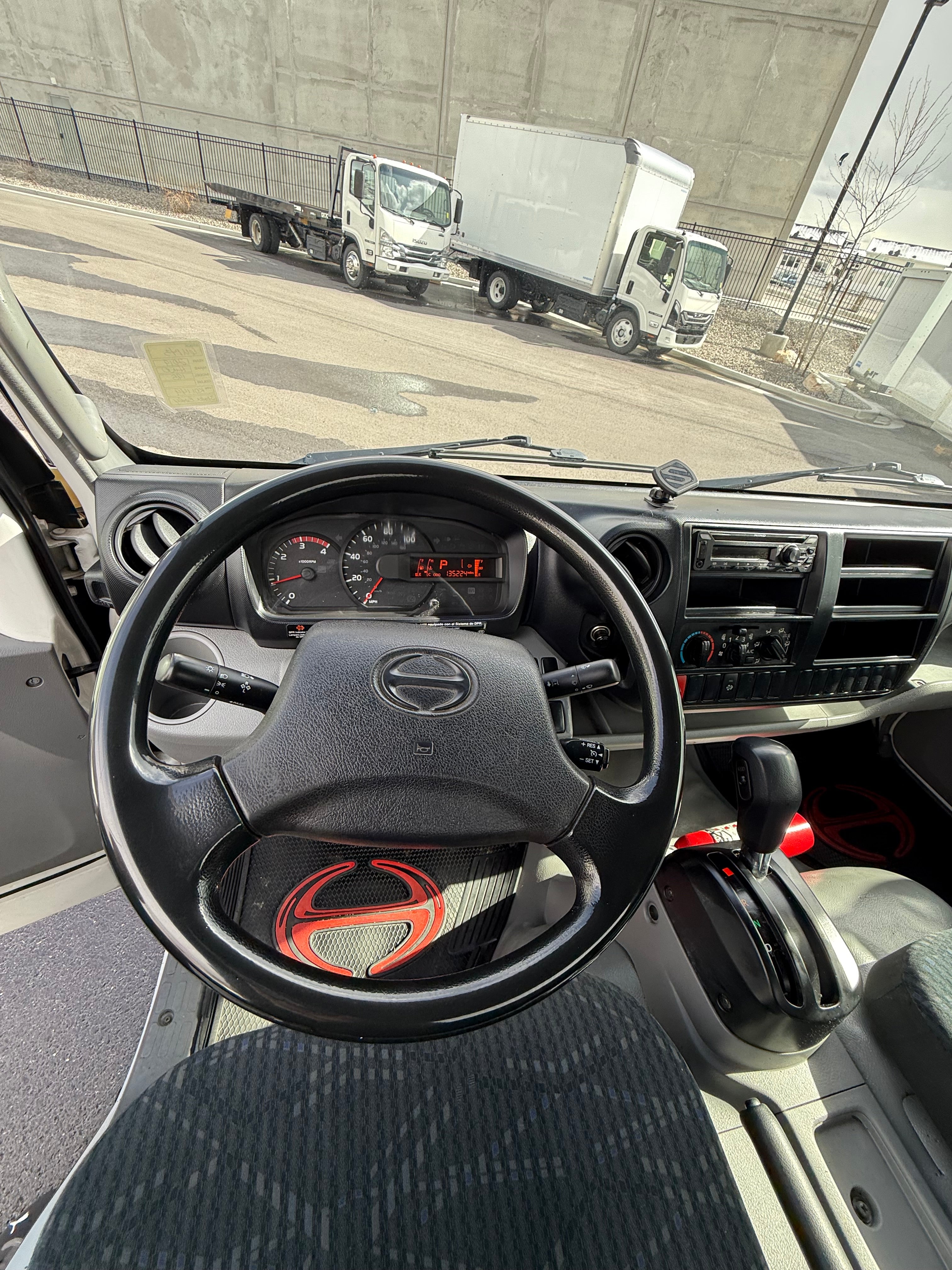 2020 Hino 195 22' Folding Sides Flatbed