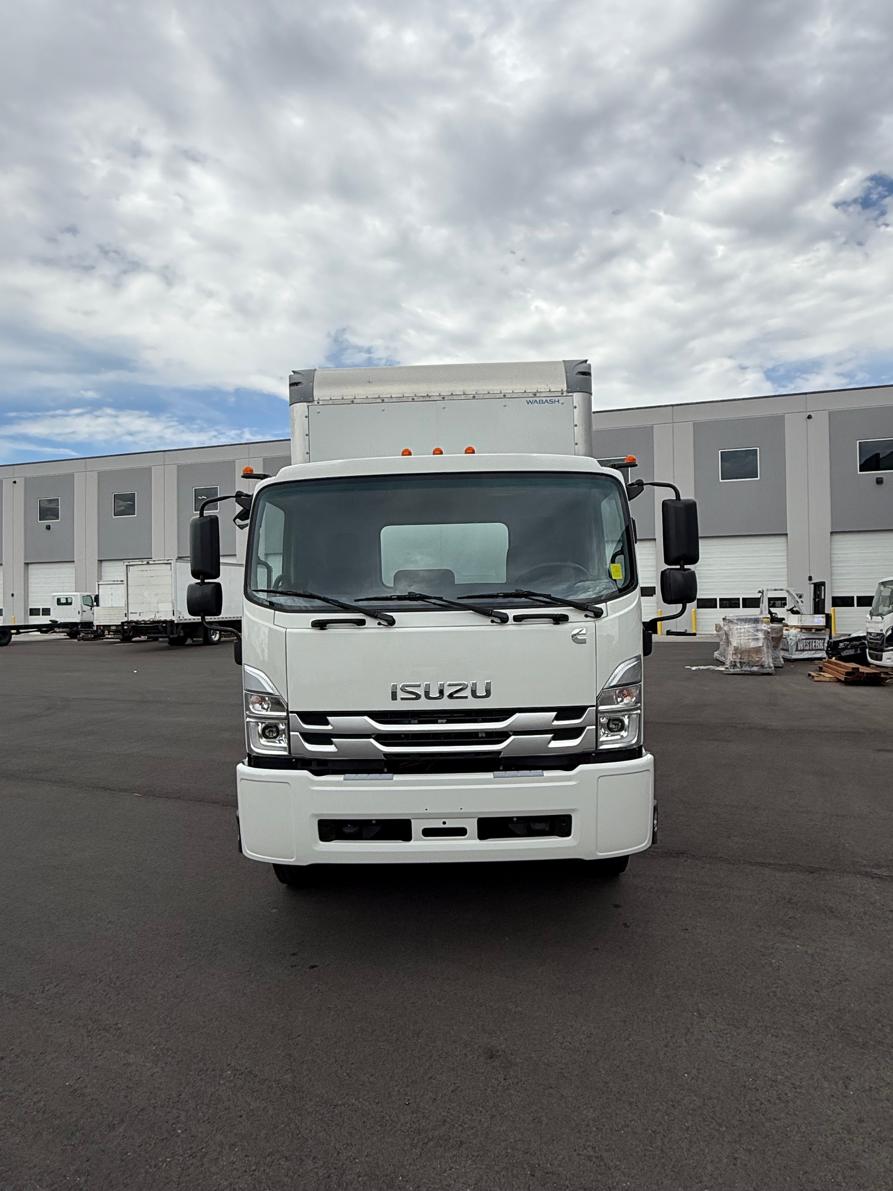 2025 Isuzu FTR Diesel 26' Box Truck
