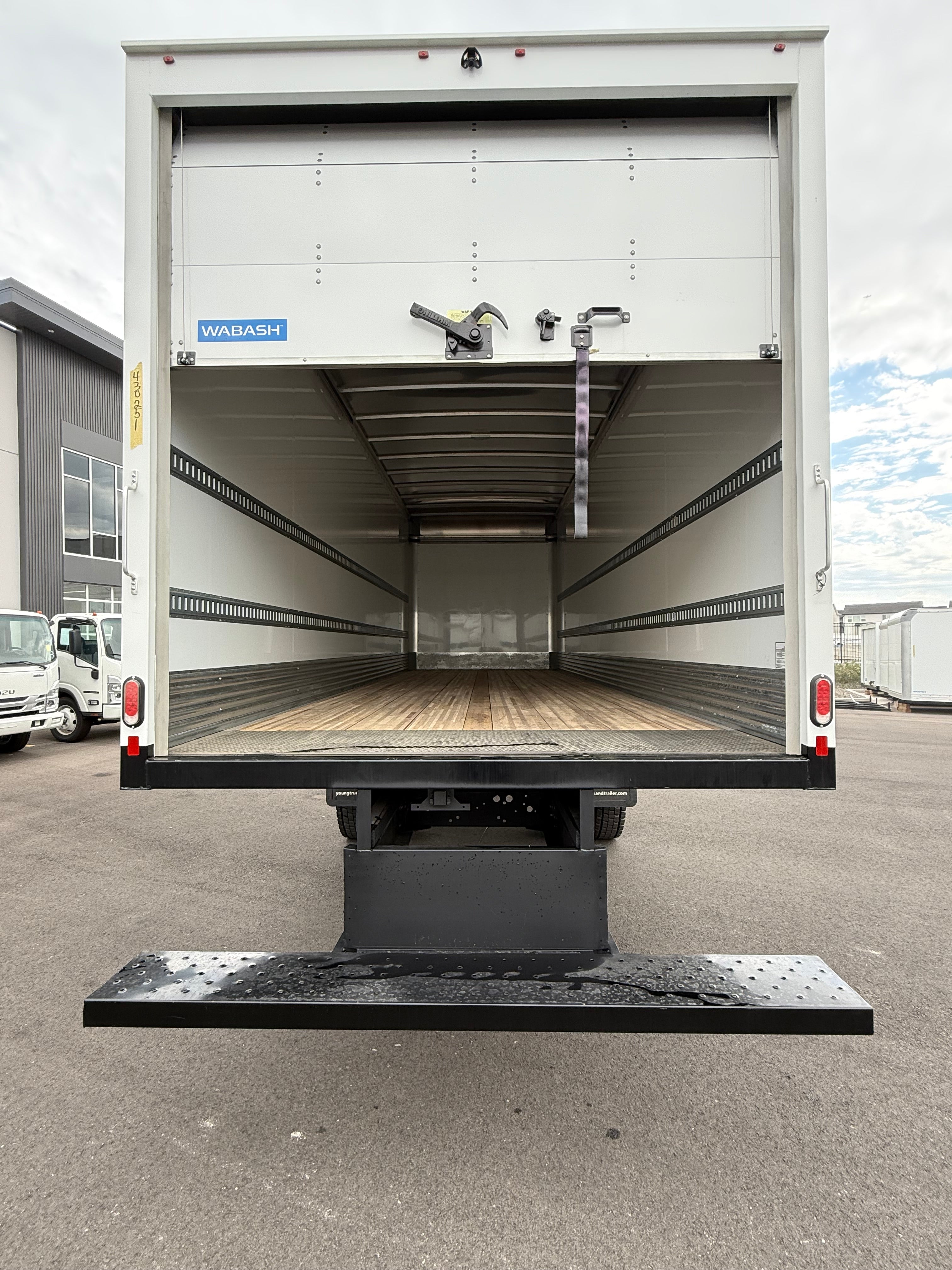 2025 Isuzu FTR Diesel 26' Box Truck