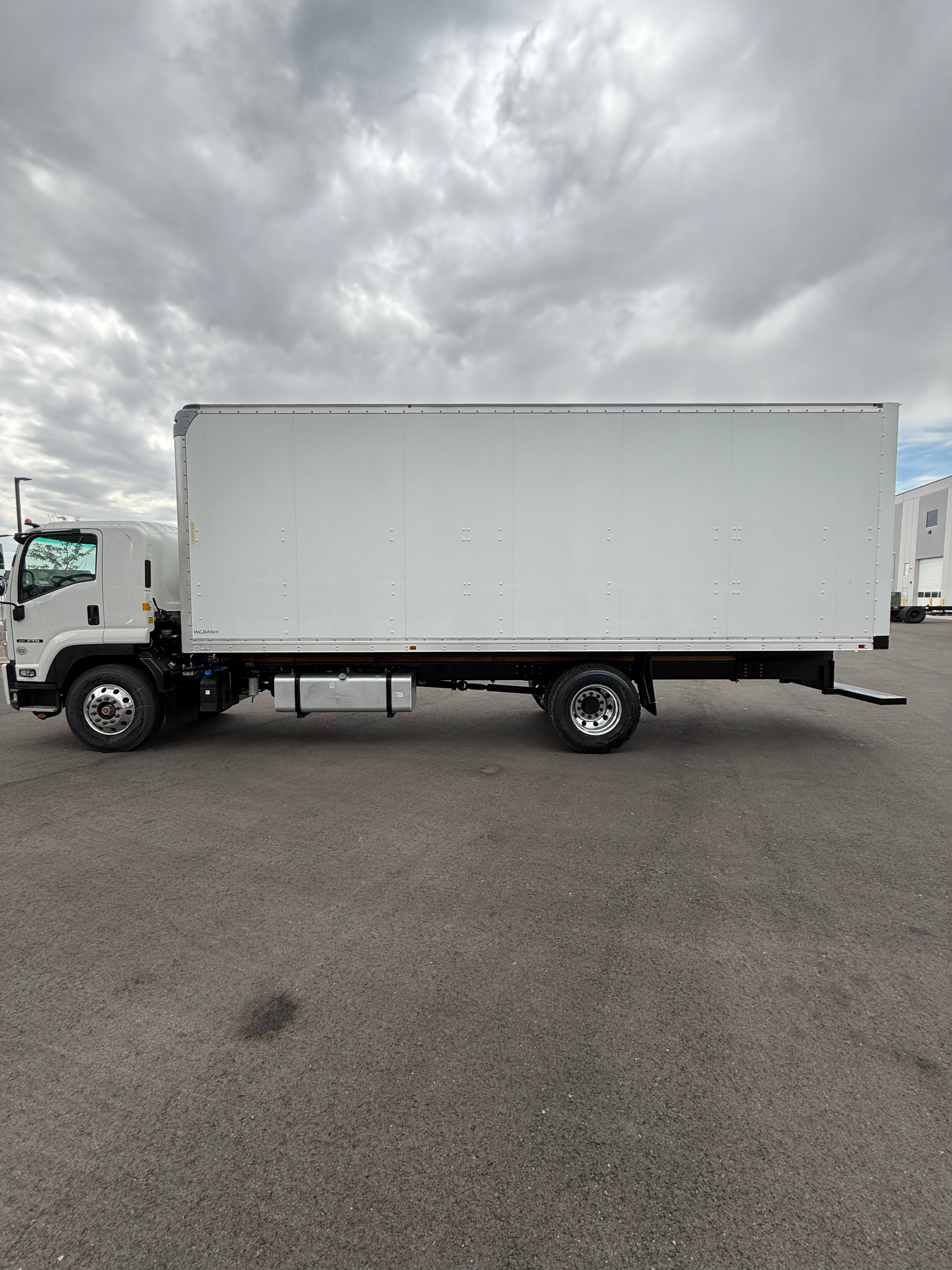 2025 Isuzu FTR Diesel 26' Box Truck