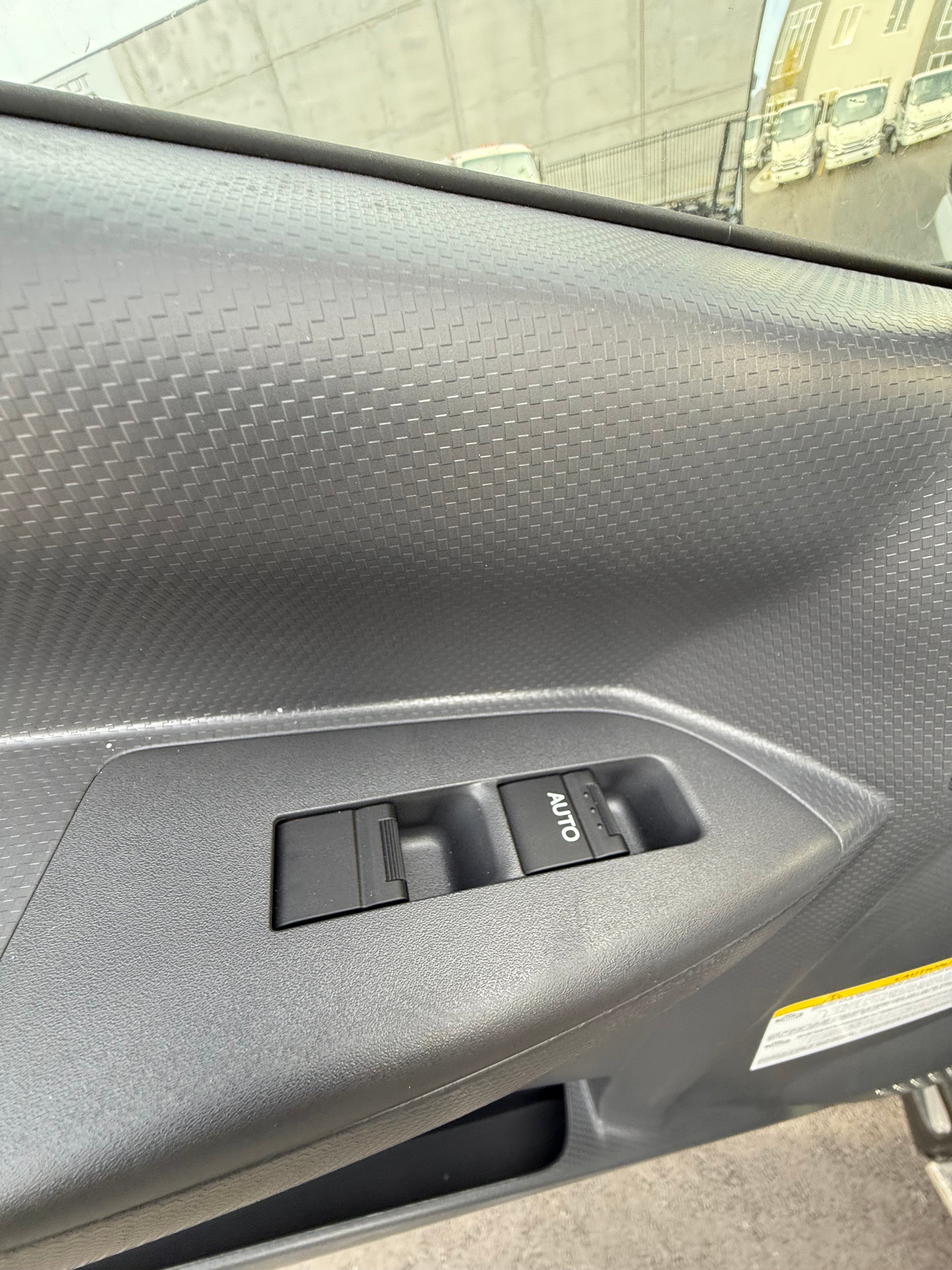 2025 Isuzu FTR Diesel 26' Box Truck