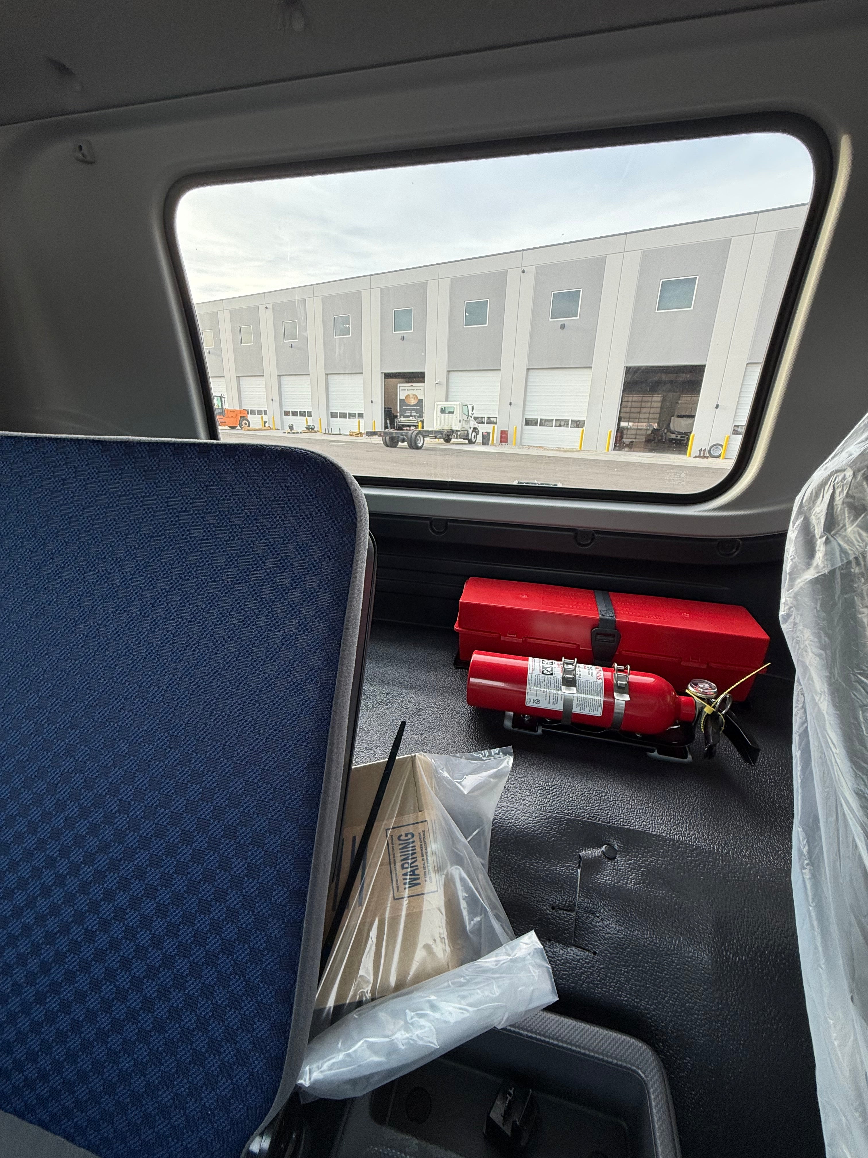 2025 Isuzu FTR Diesel 26' Box Truck