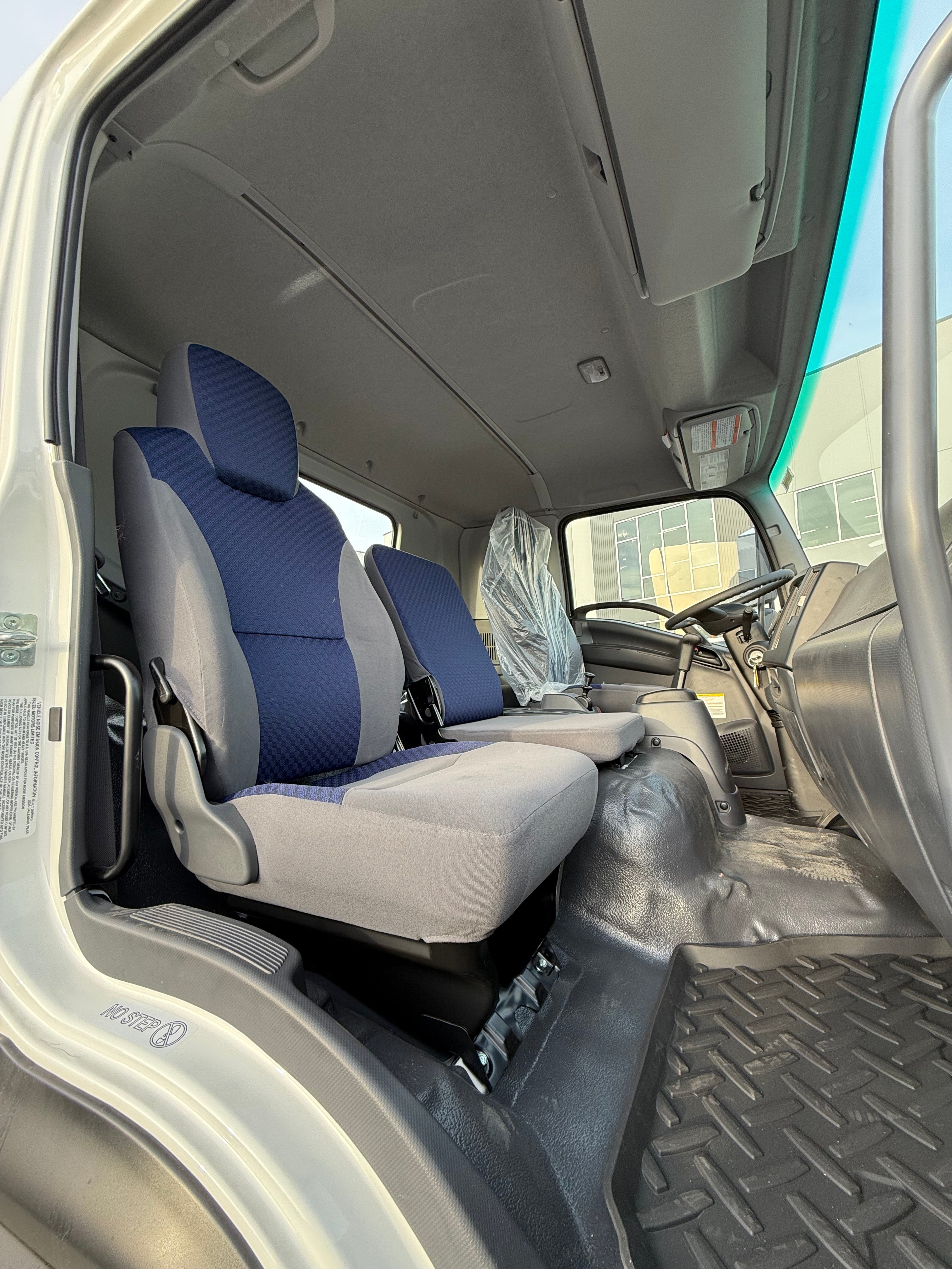 2025 Isuzu FTR Diesel 26' Box Truck