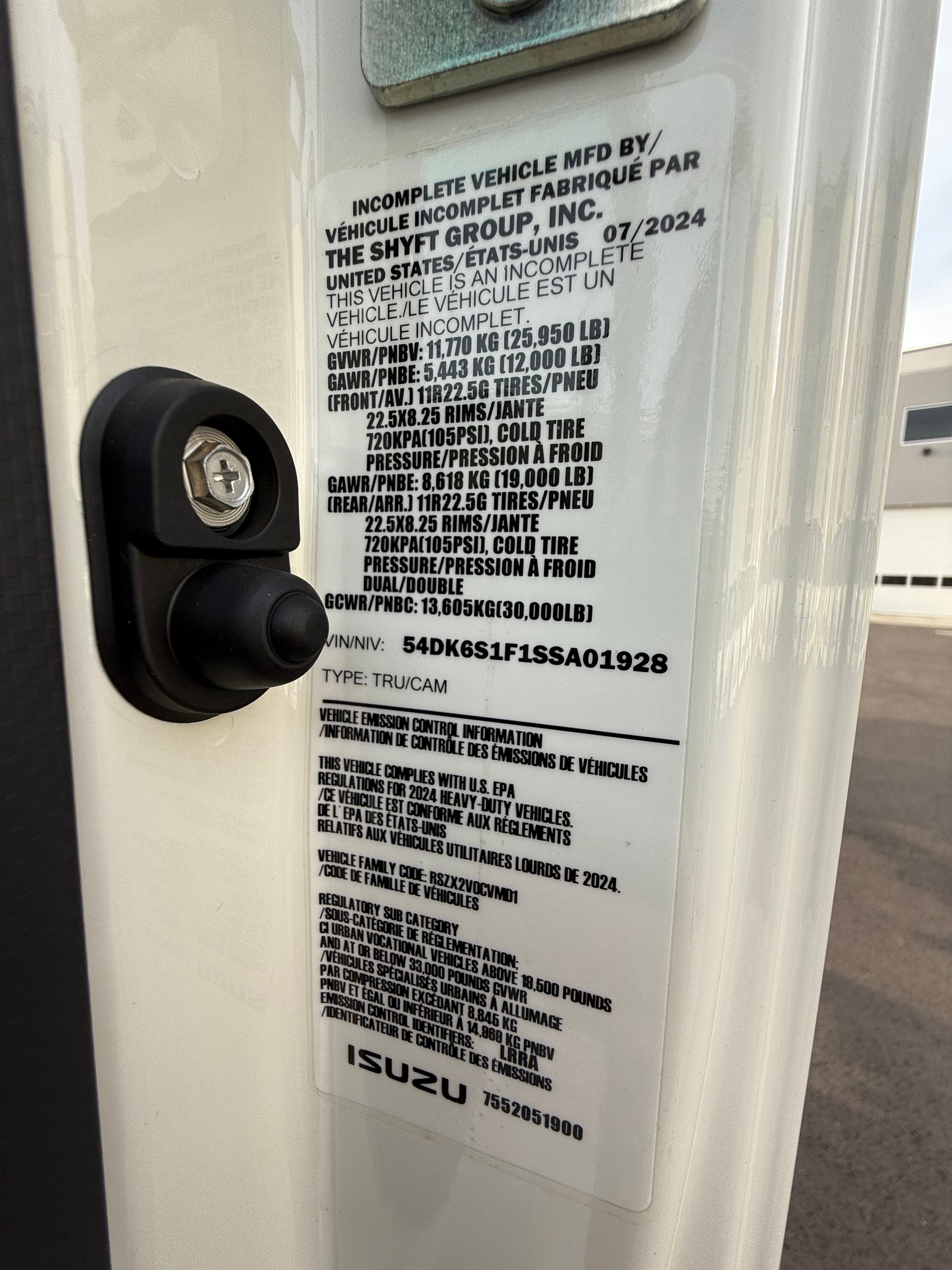 2025 Isuzu FTR Diesel 26' Box Truck