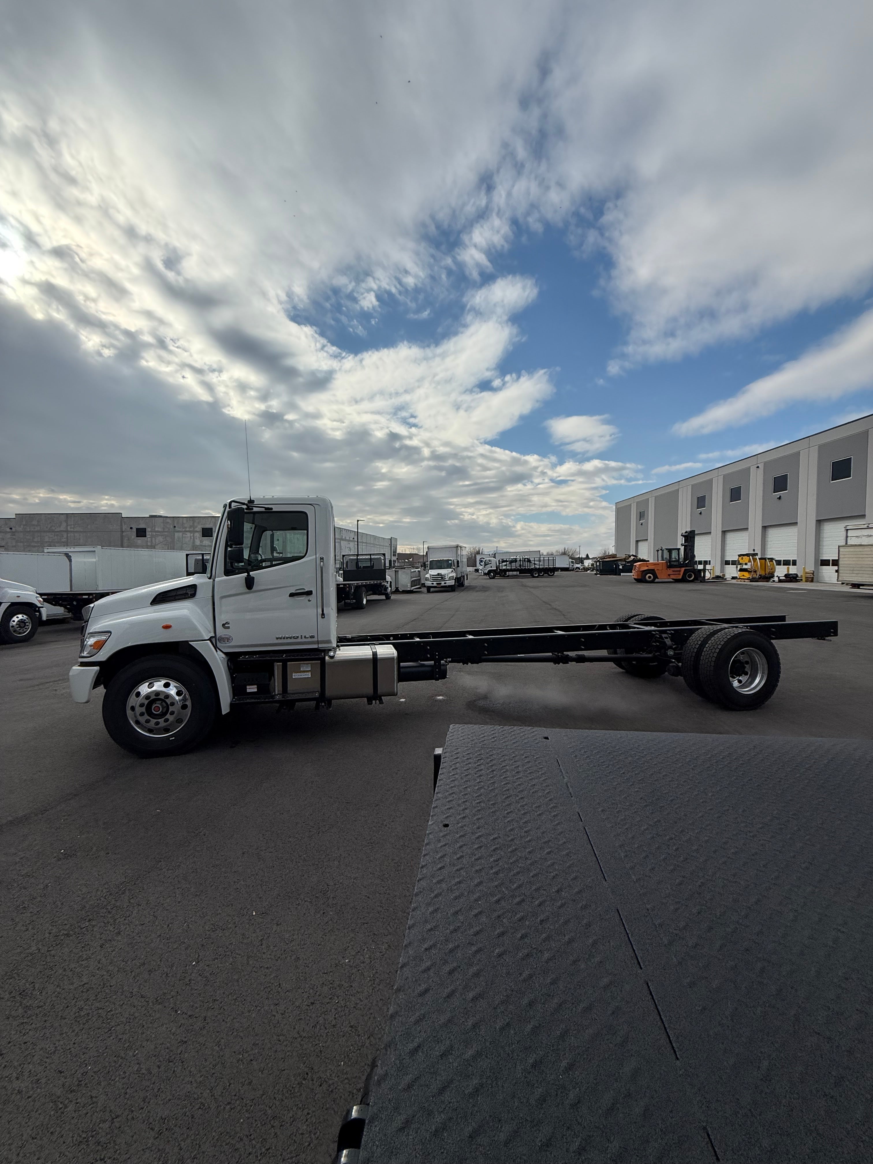 2025 HINO L6 Medium duty Truck