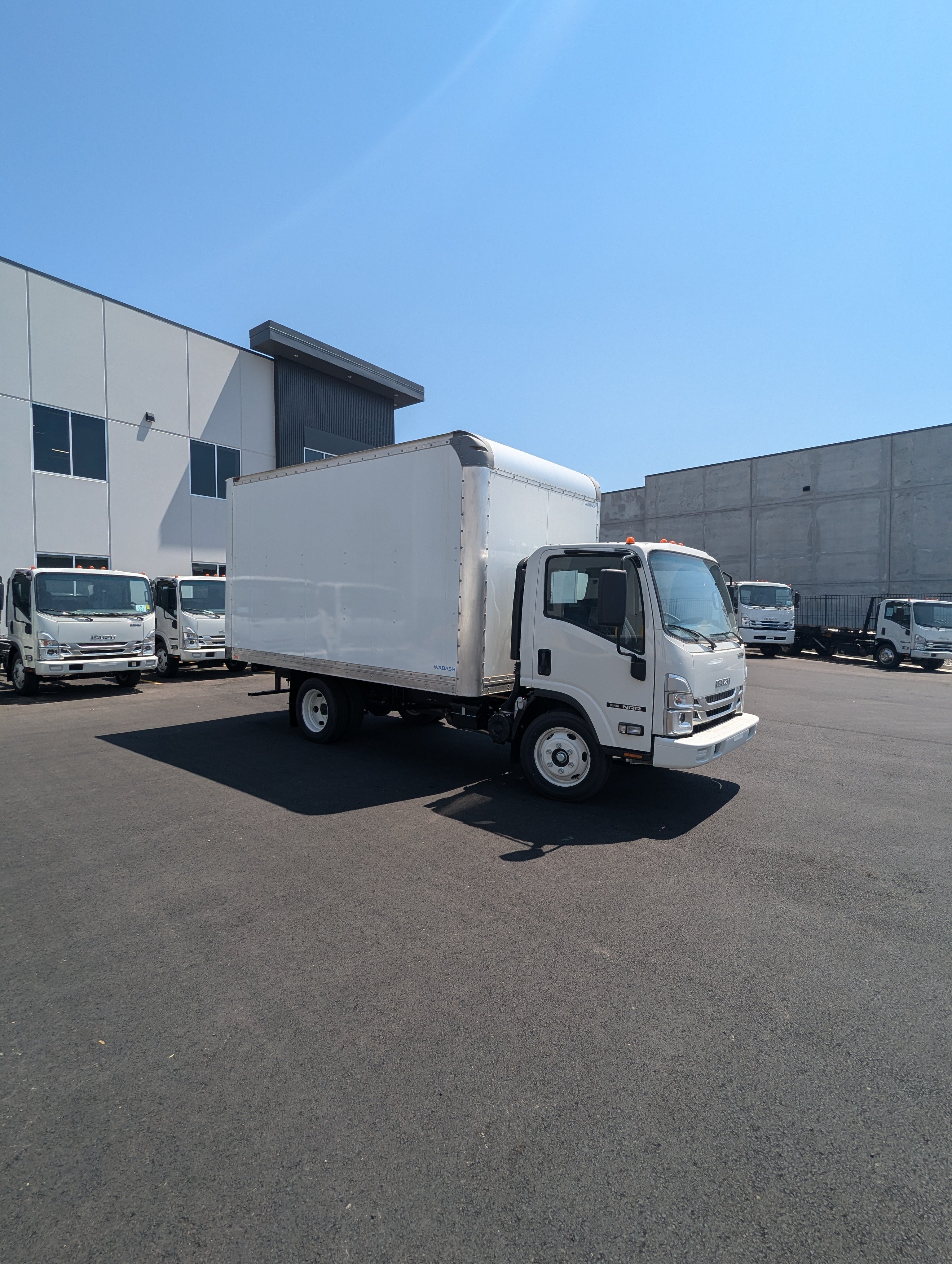 New 2025 Isuzu NRR Gas 14' Box Truck
