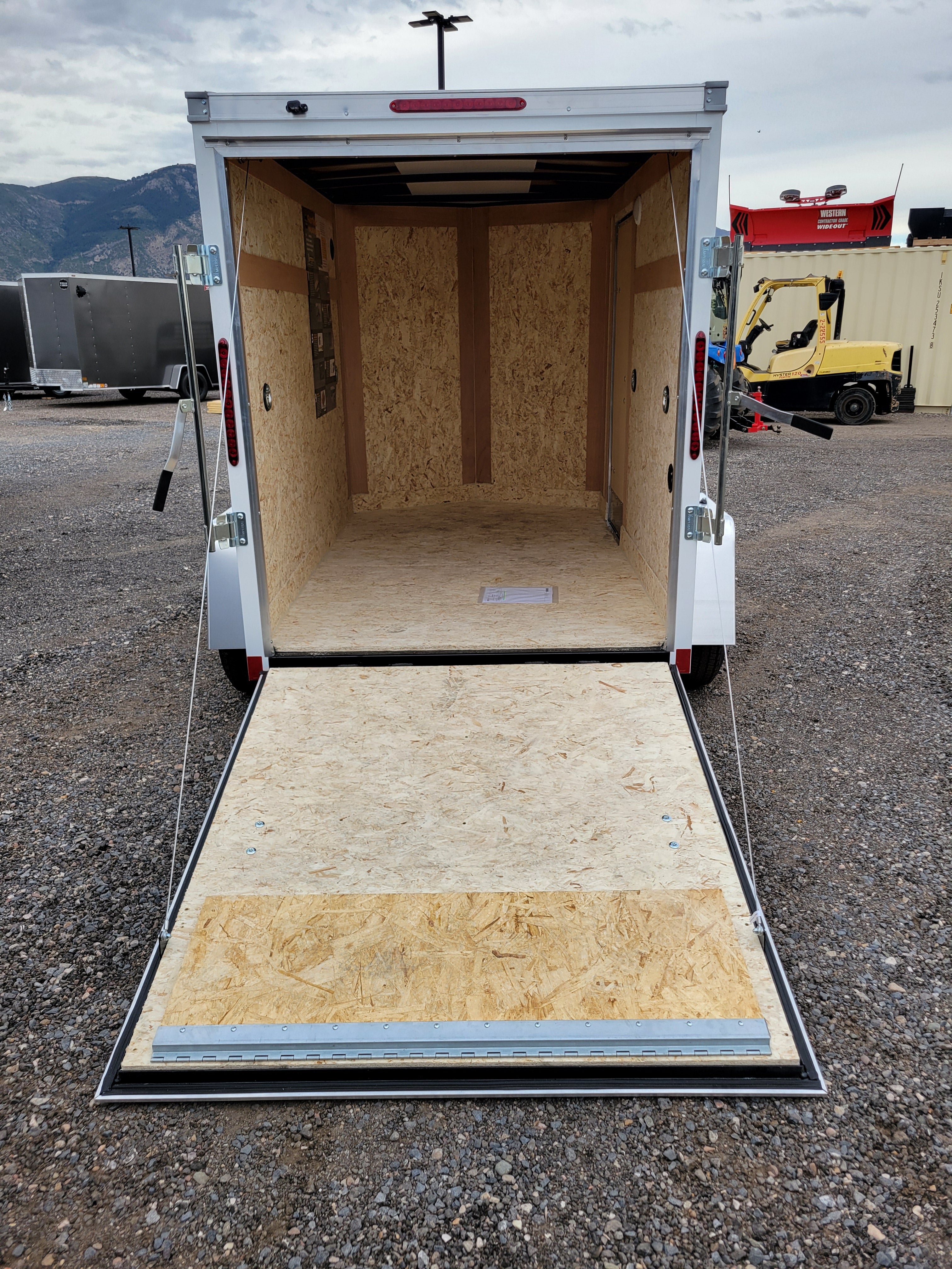 Wells Cargo 5 x 8 Deluxe Enclosed Trailer