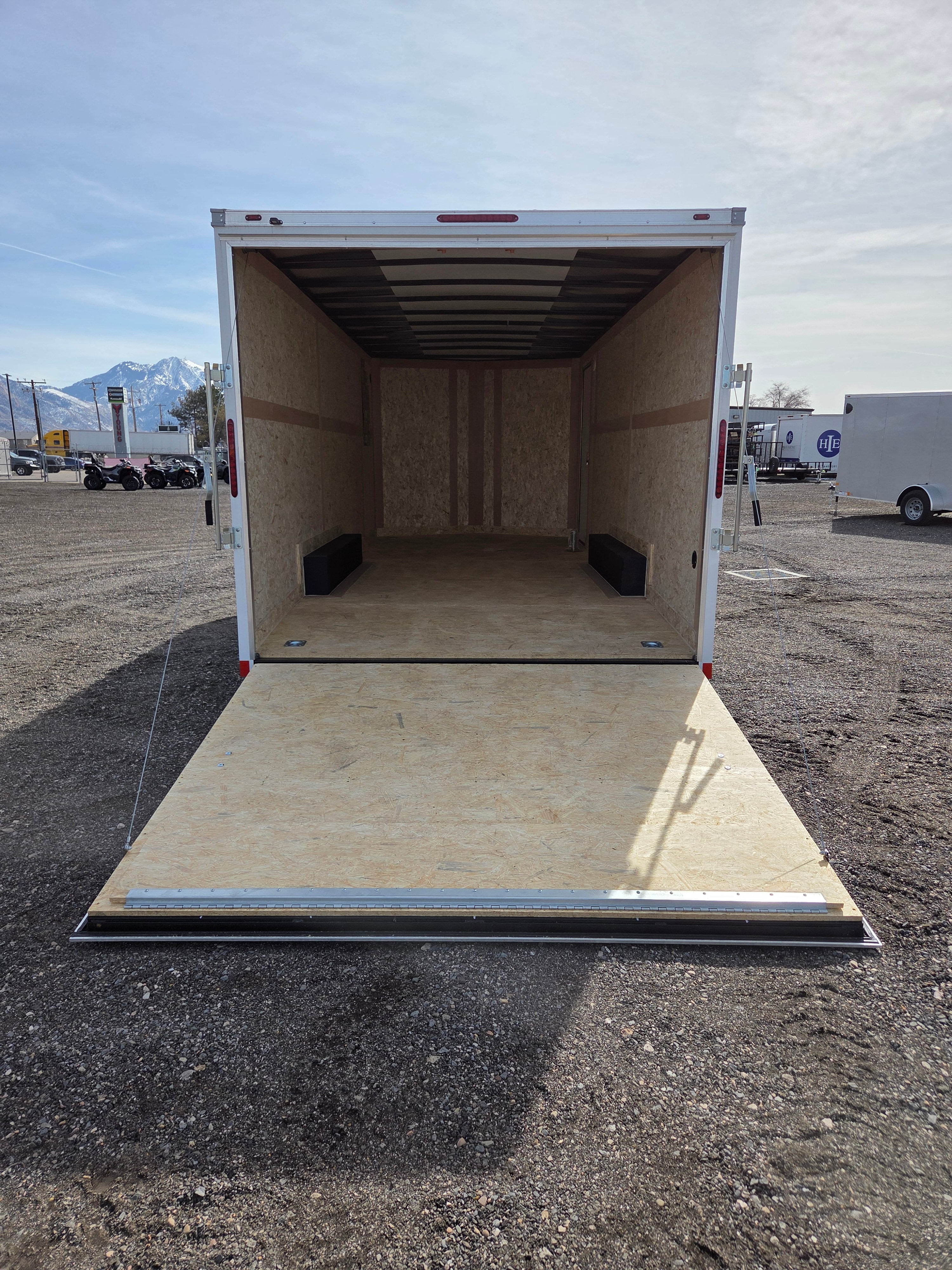 Wells Cargo 20' ENCLOSED TRAILER