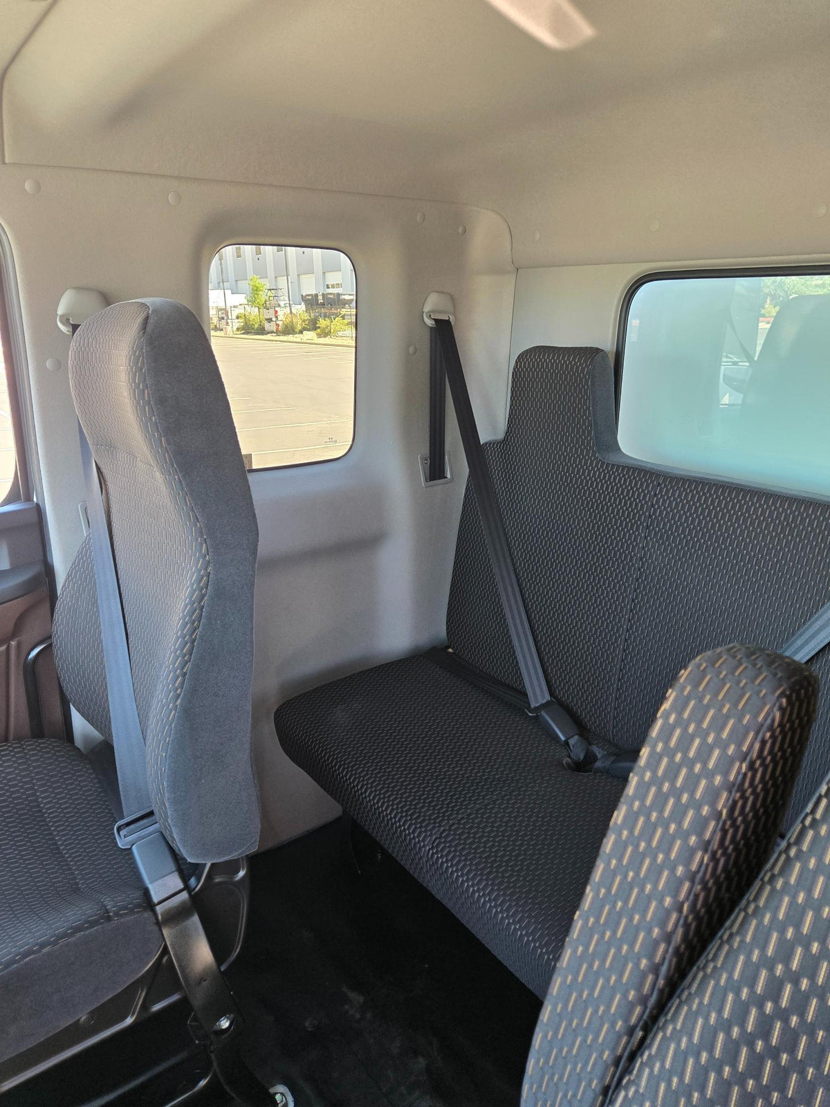2026 Hino L6 Extended Cab 26' Box Truck with Liftgate