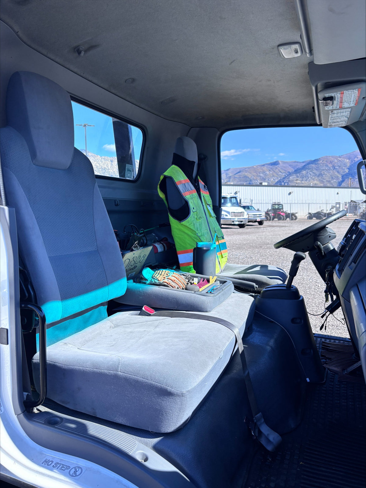 2022 Isuzu NRR Ready To Tow Truck