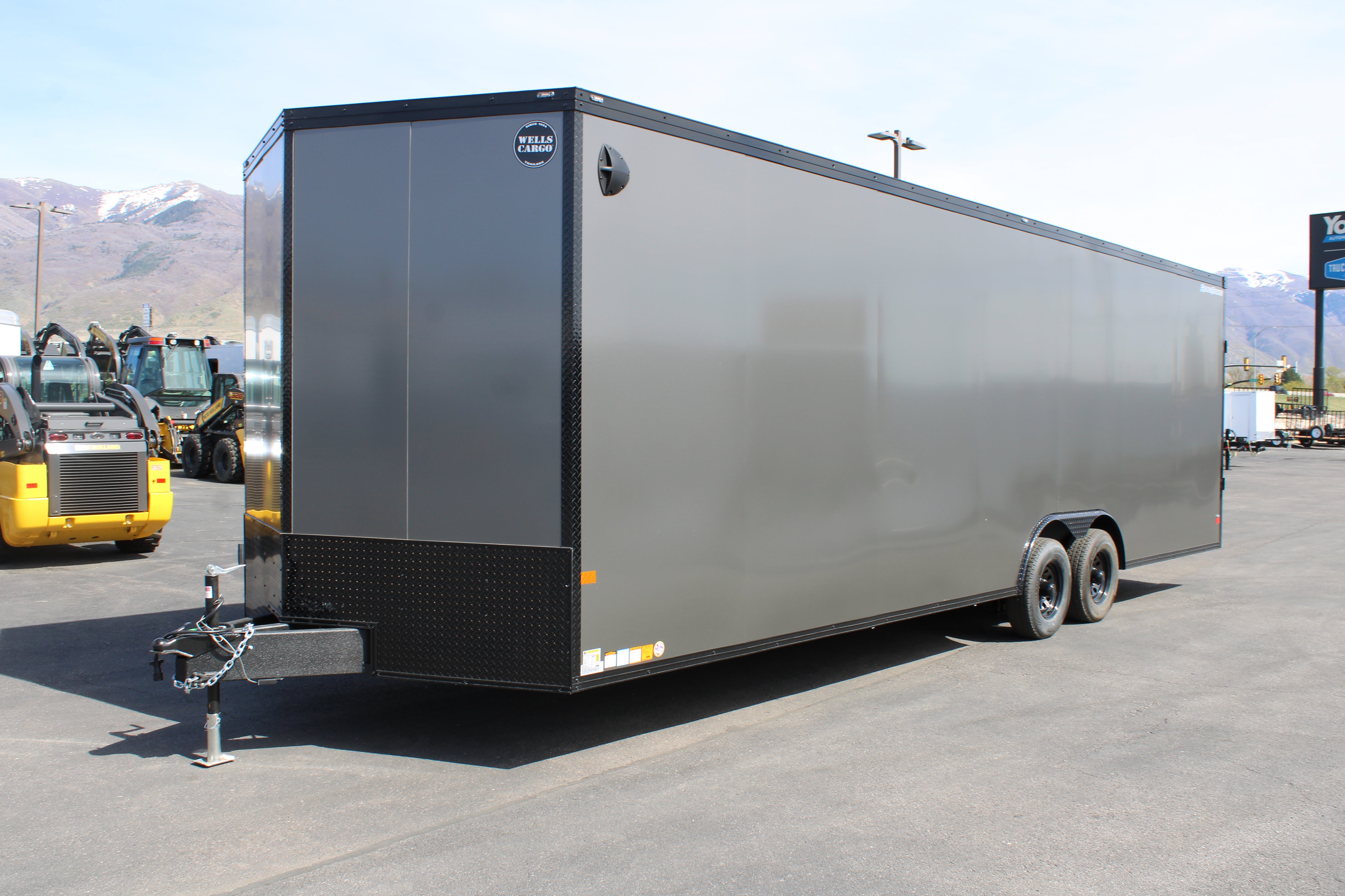 Wells Cargo 28' Road Force