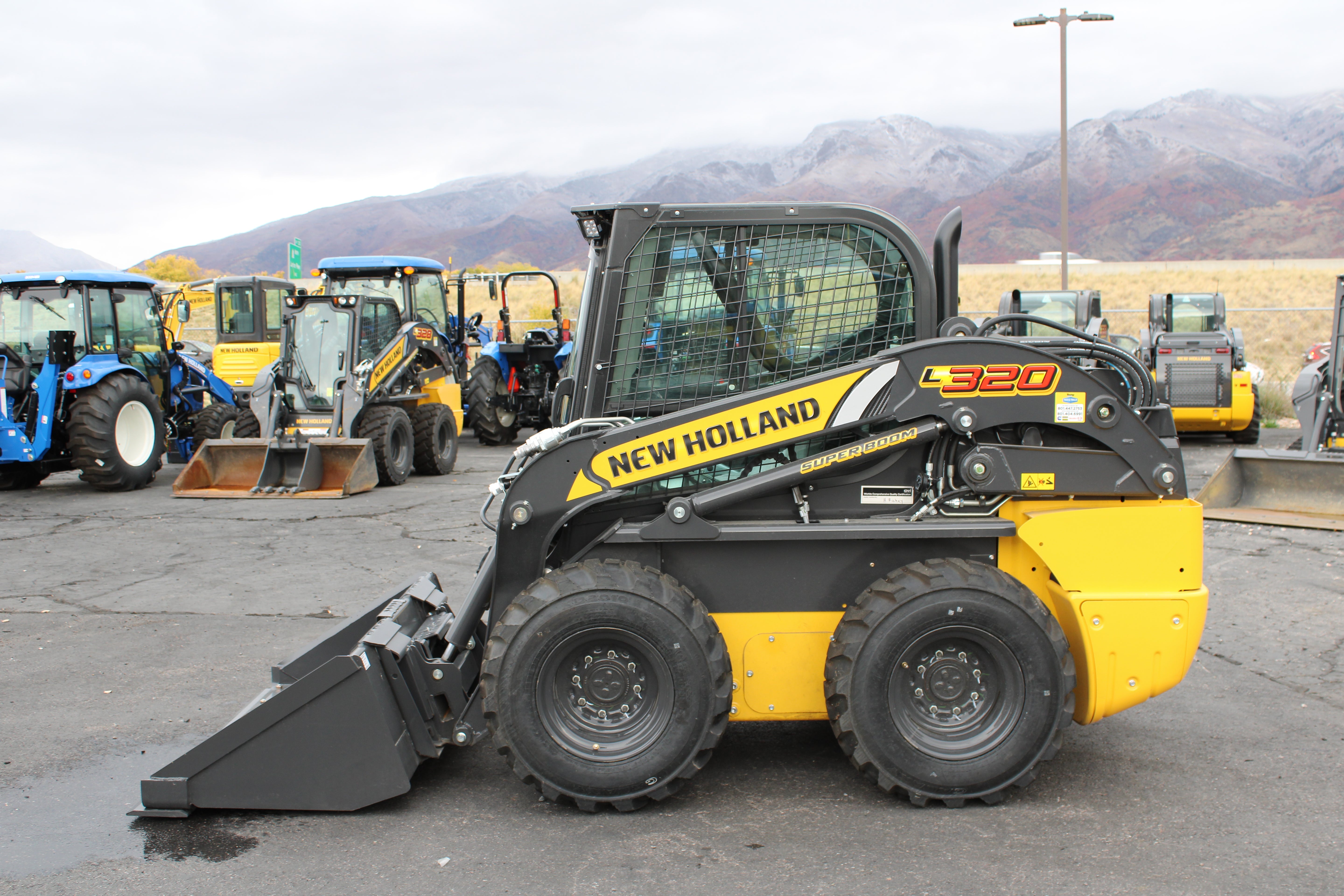 2024 New Holland Skidsteer L320