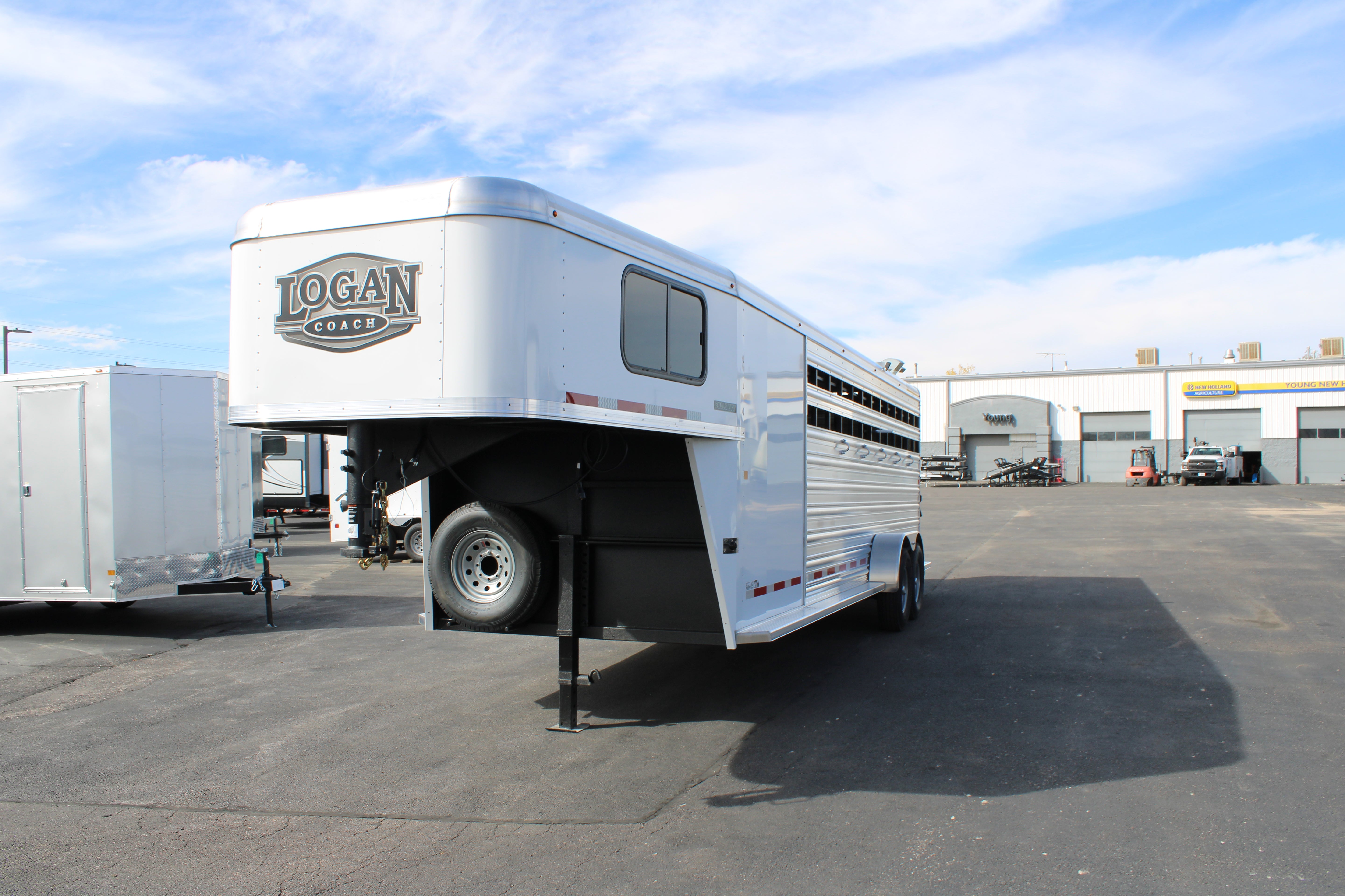 Logan Coach 24' Bullseye Trailer