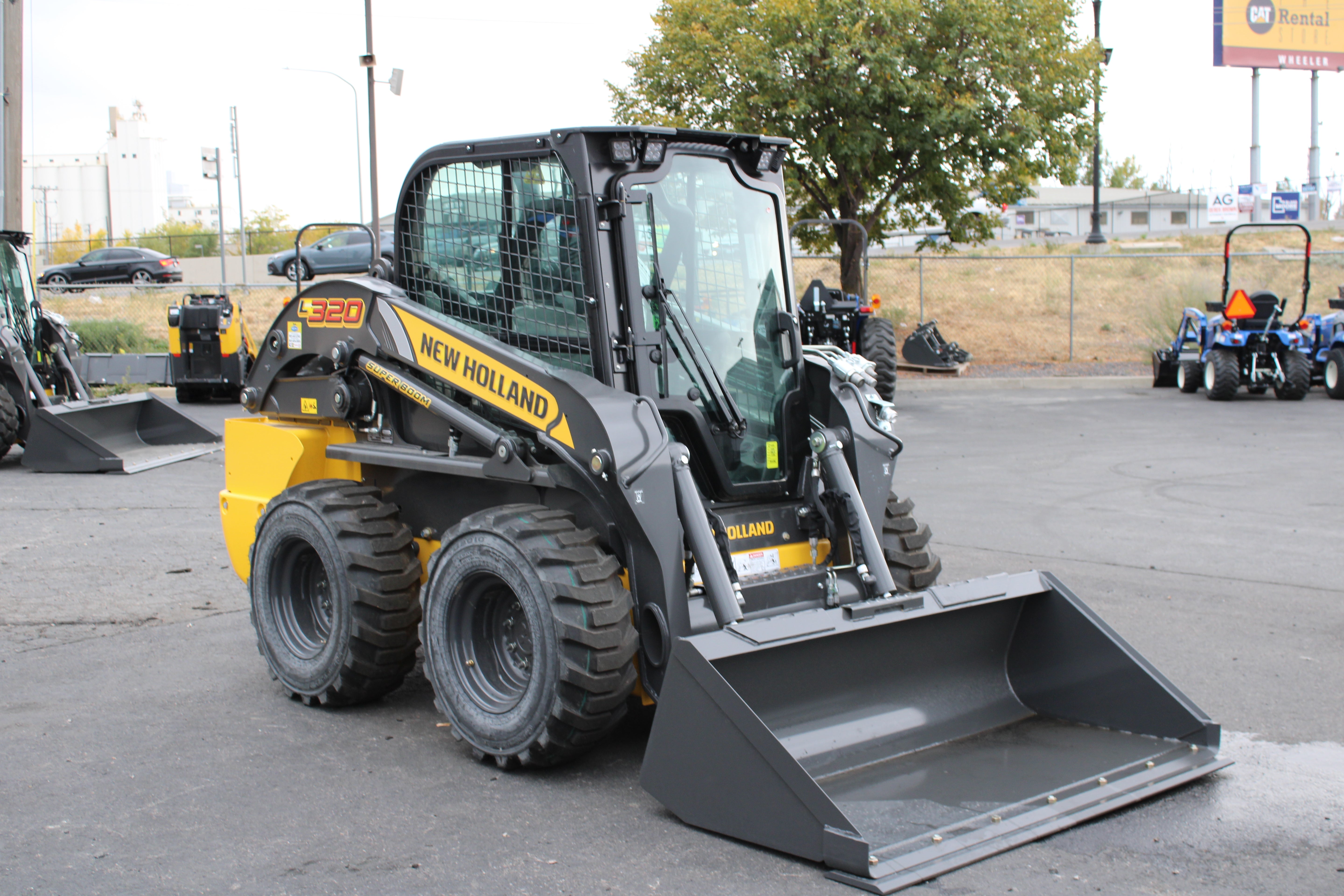 2024 New Holland Skidsteer L320