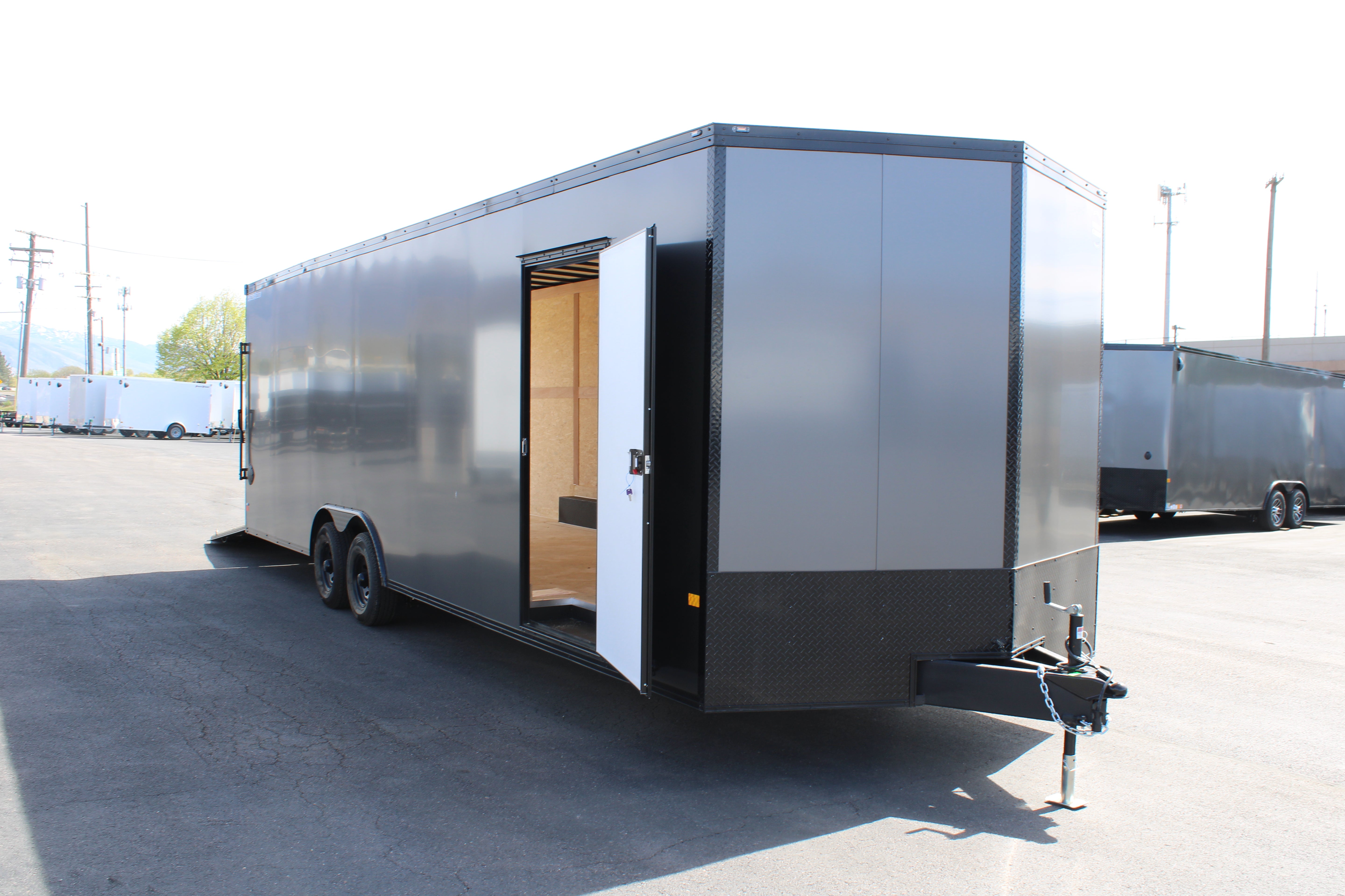 Wells Cargo 28' Road Force