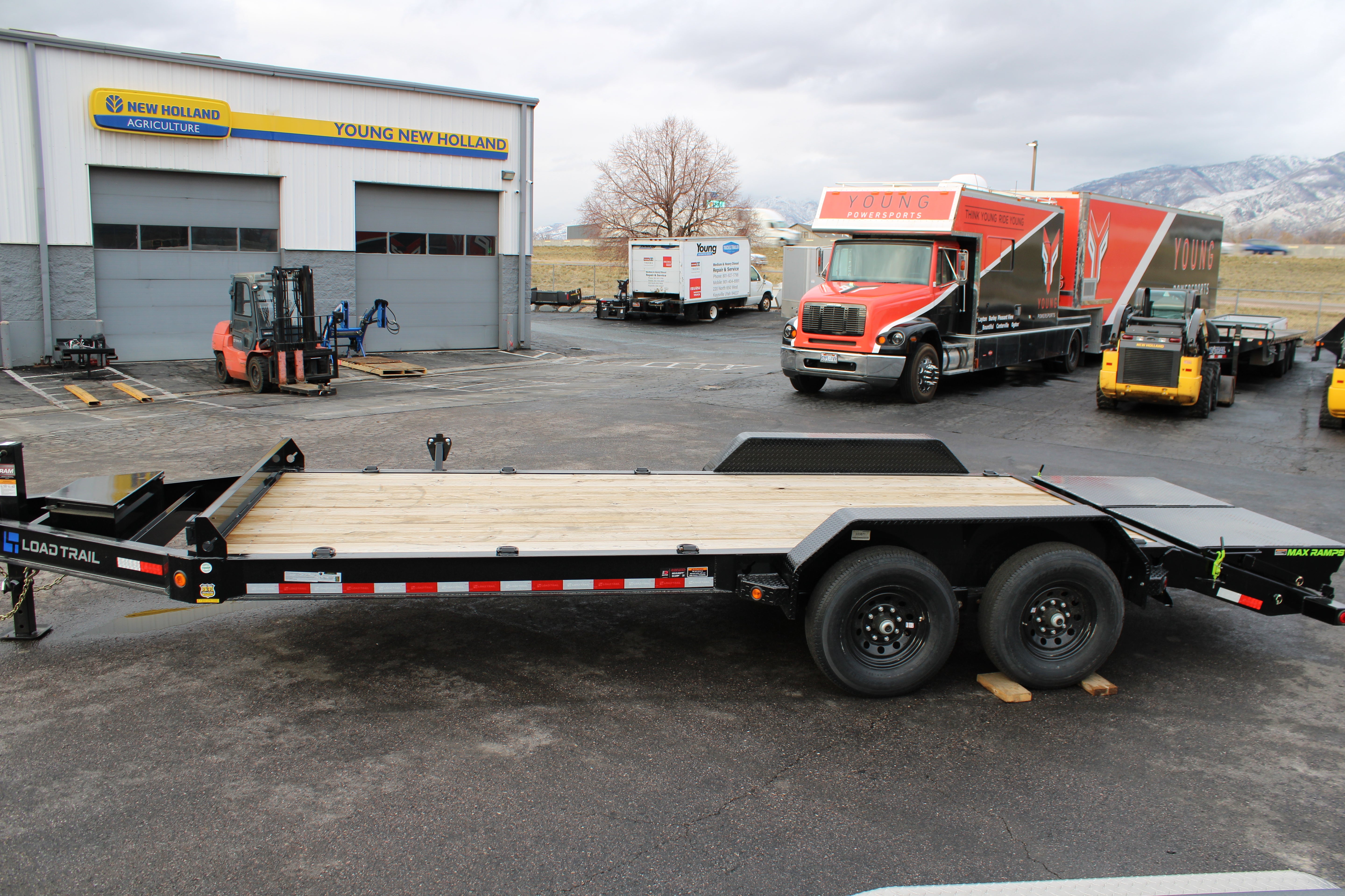 2025 83" X 20' Load Trail Flatbed Trailer