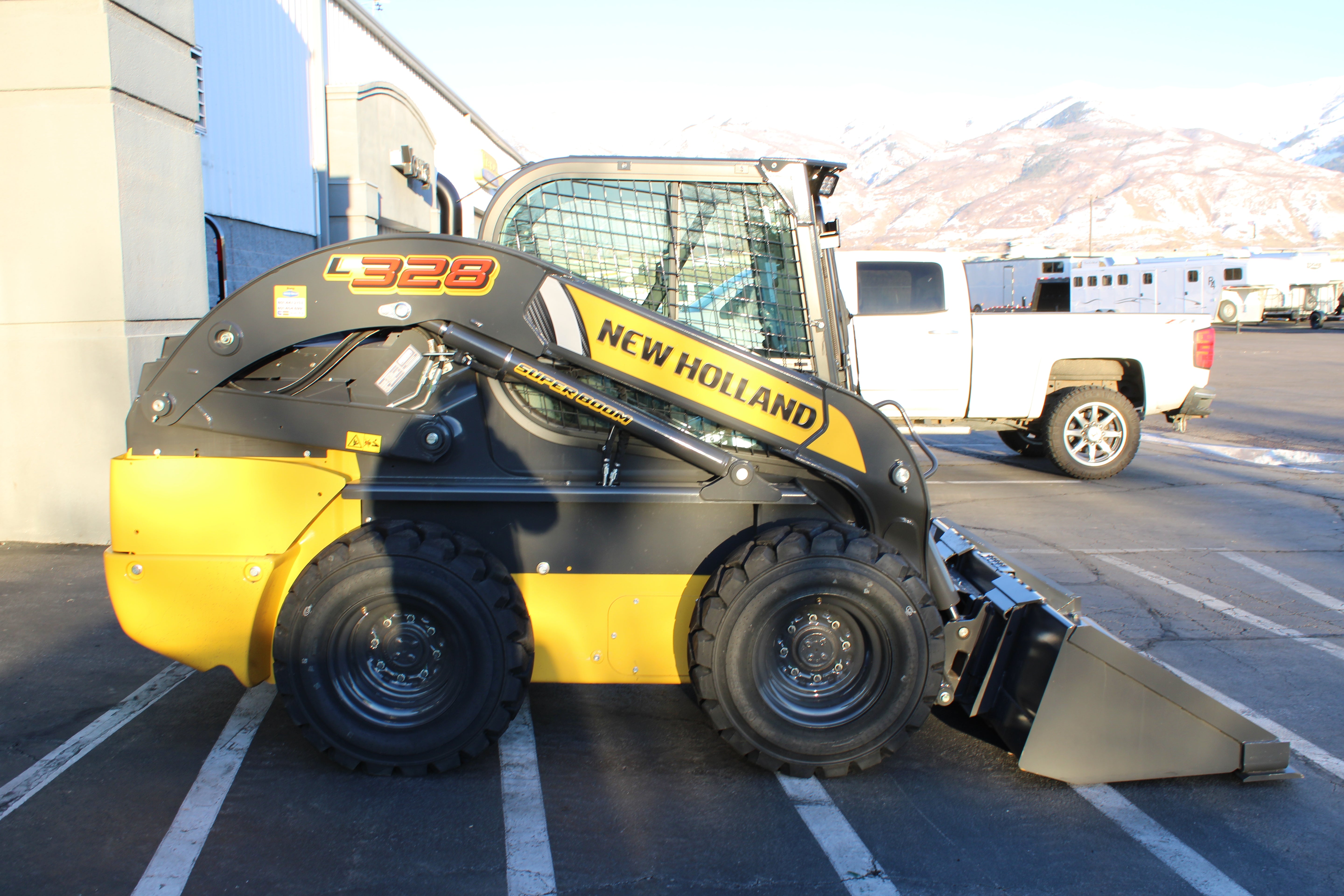 2025 New Holland L328 Skidsteer