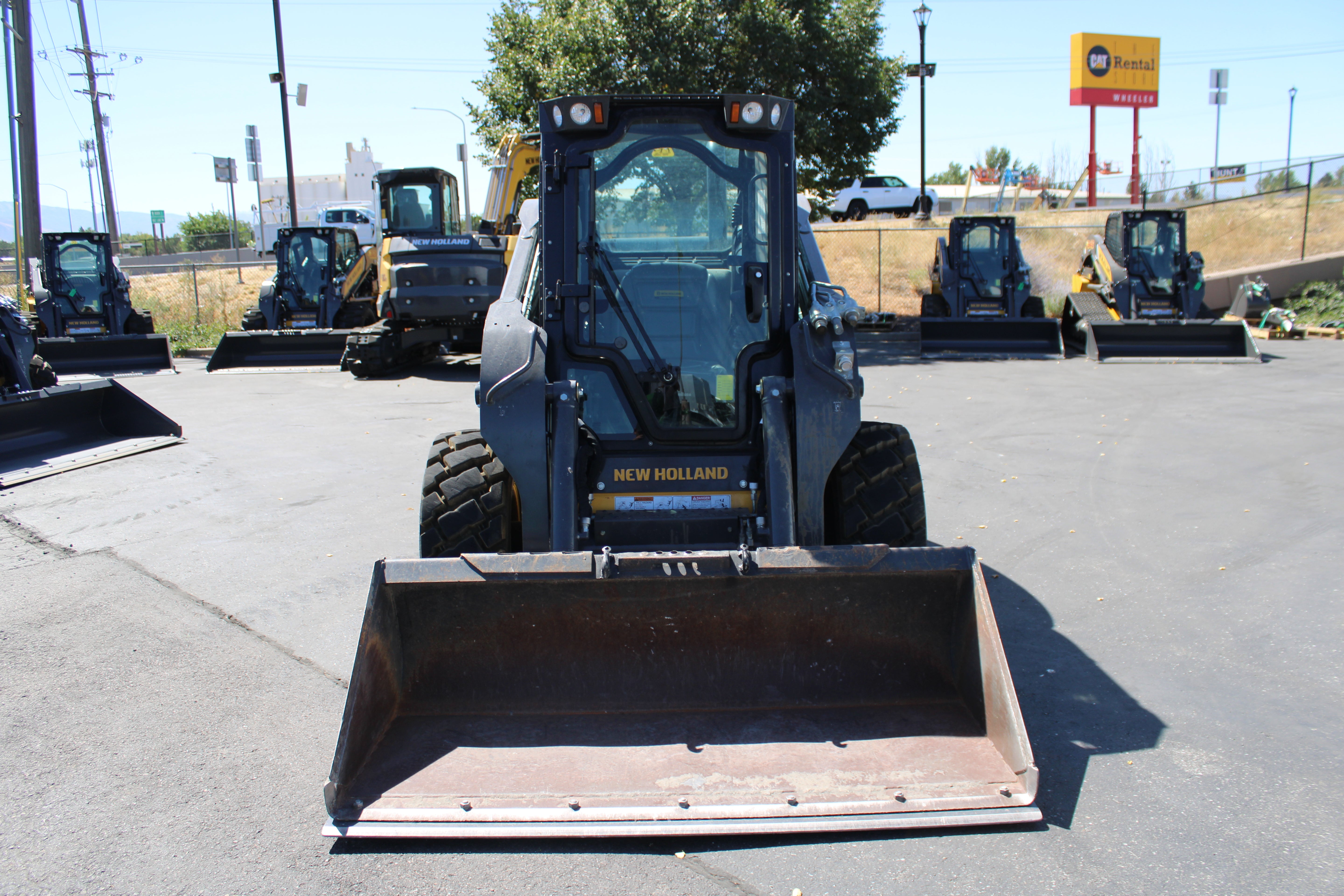 Used New Holland L328 Skidsteer