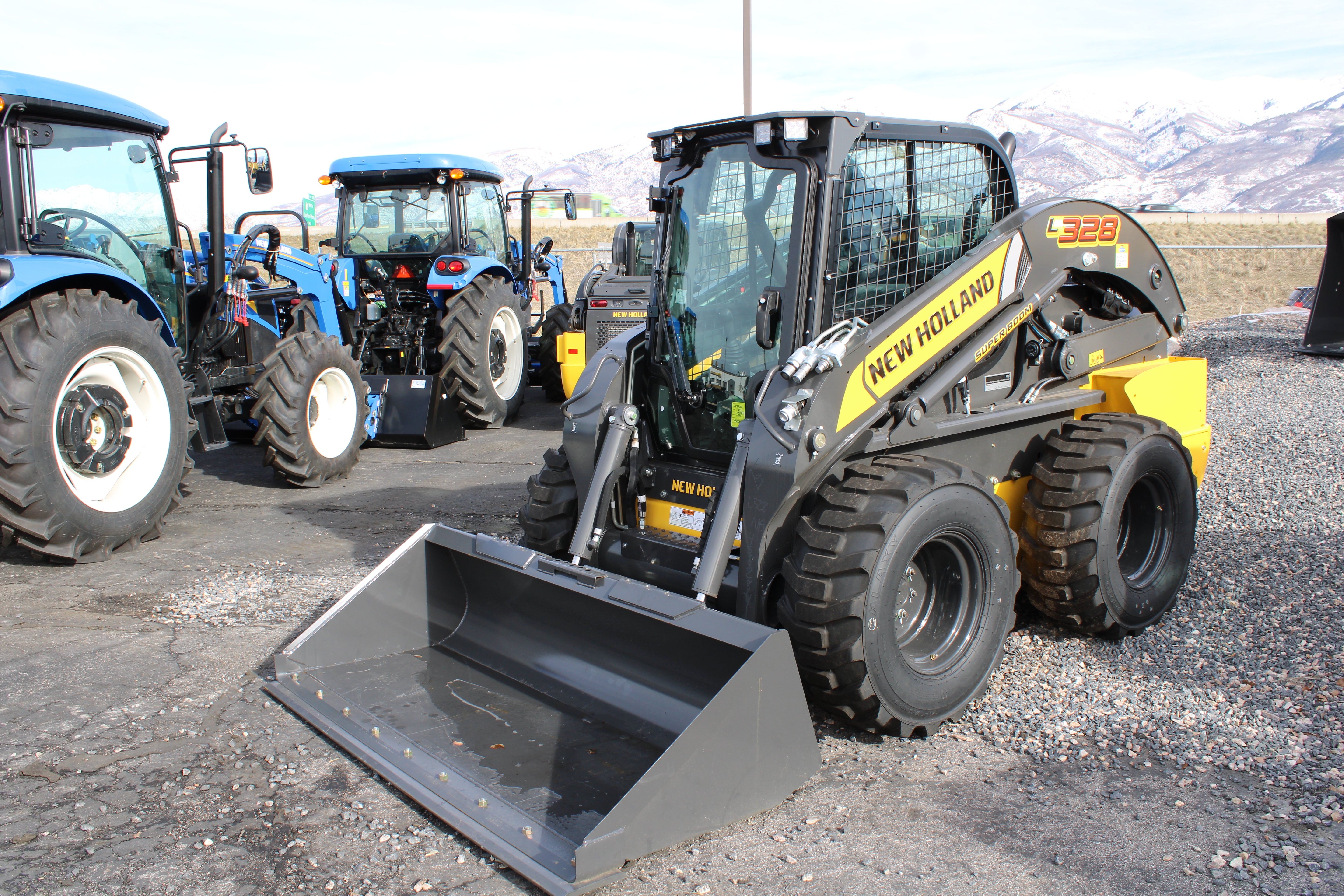 2025 New Holland L328 Skidsteer