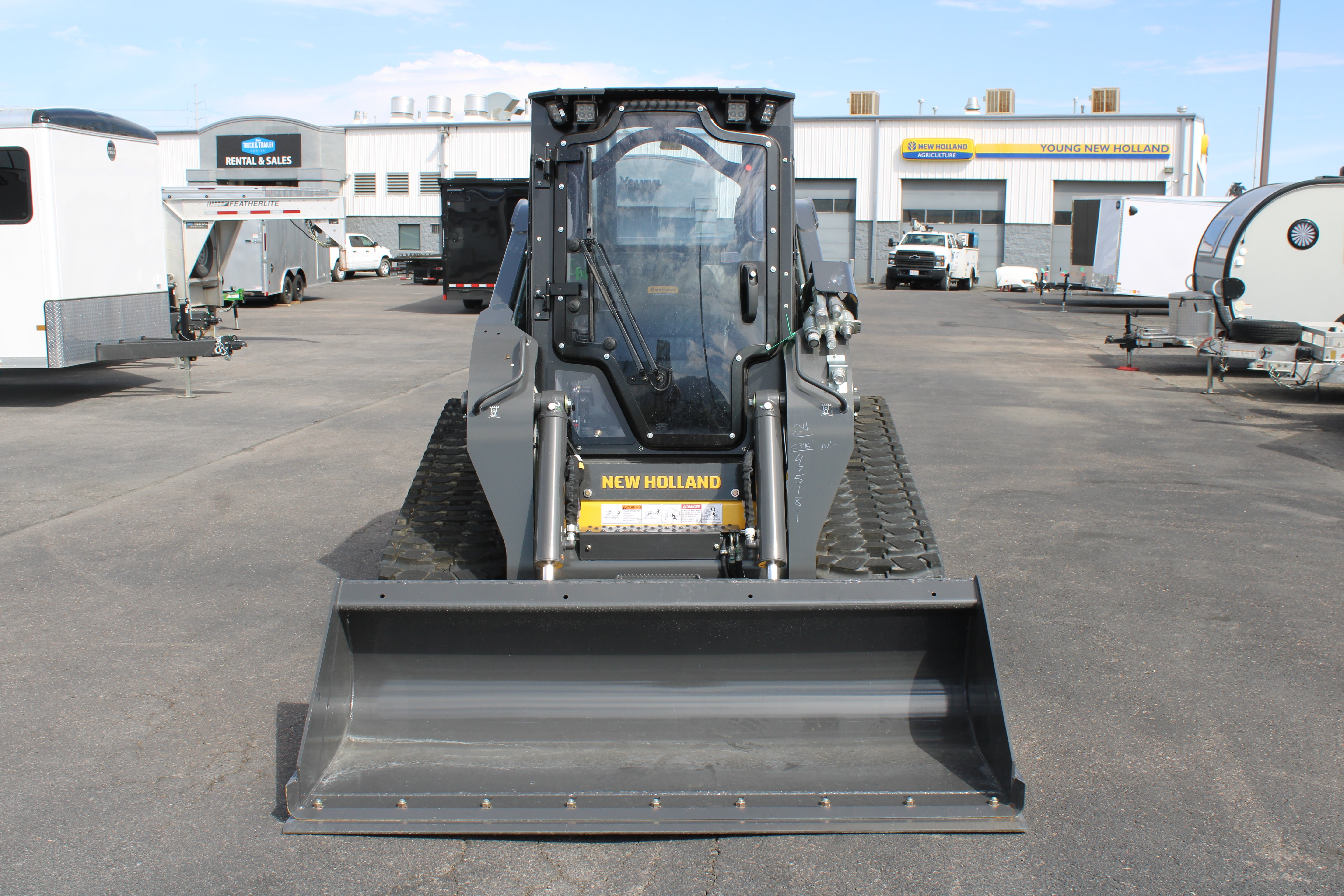 New Holland C345 Skidsteer